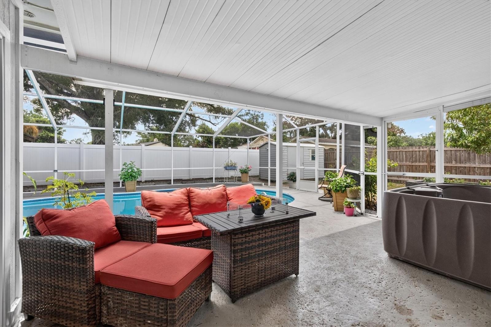 508 COCOPLUM DR — photo 35