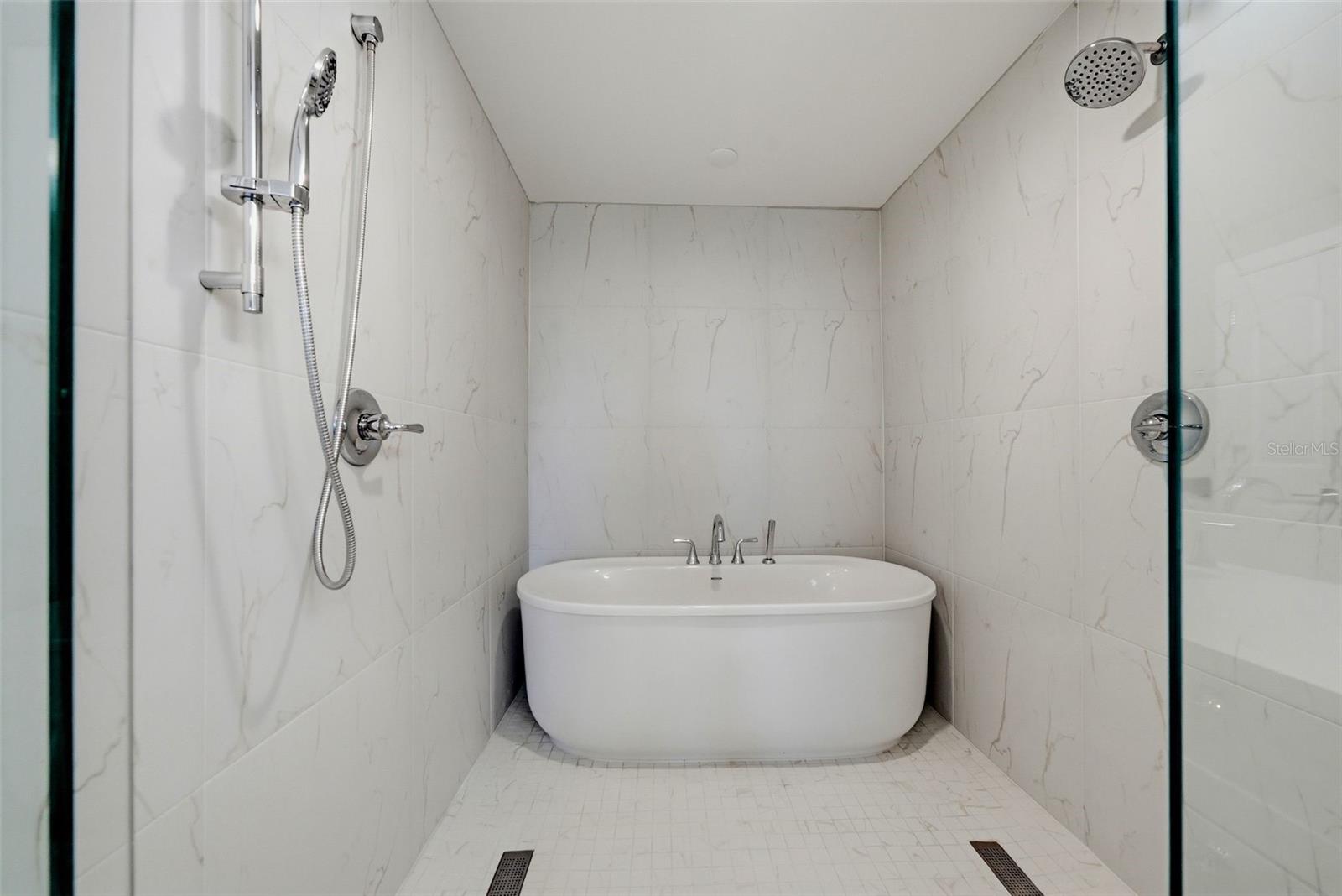 231 2ND ST S #202 — photo 31