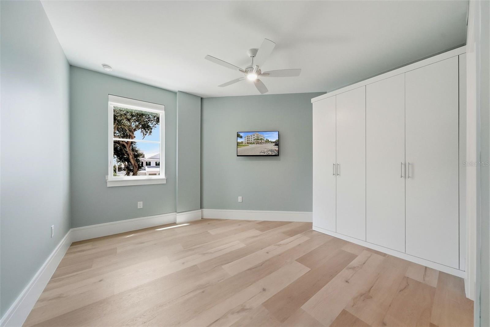 231 2ND ST S #202 — photo 35