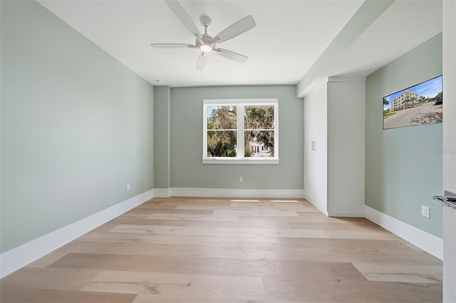 231 2ND ST S #202 — photo 42