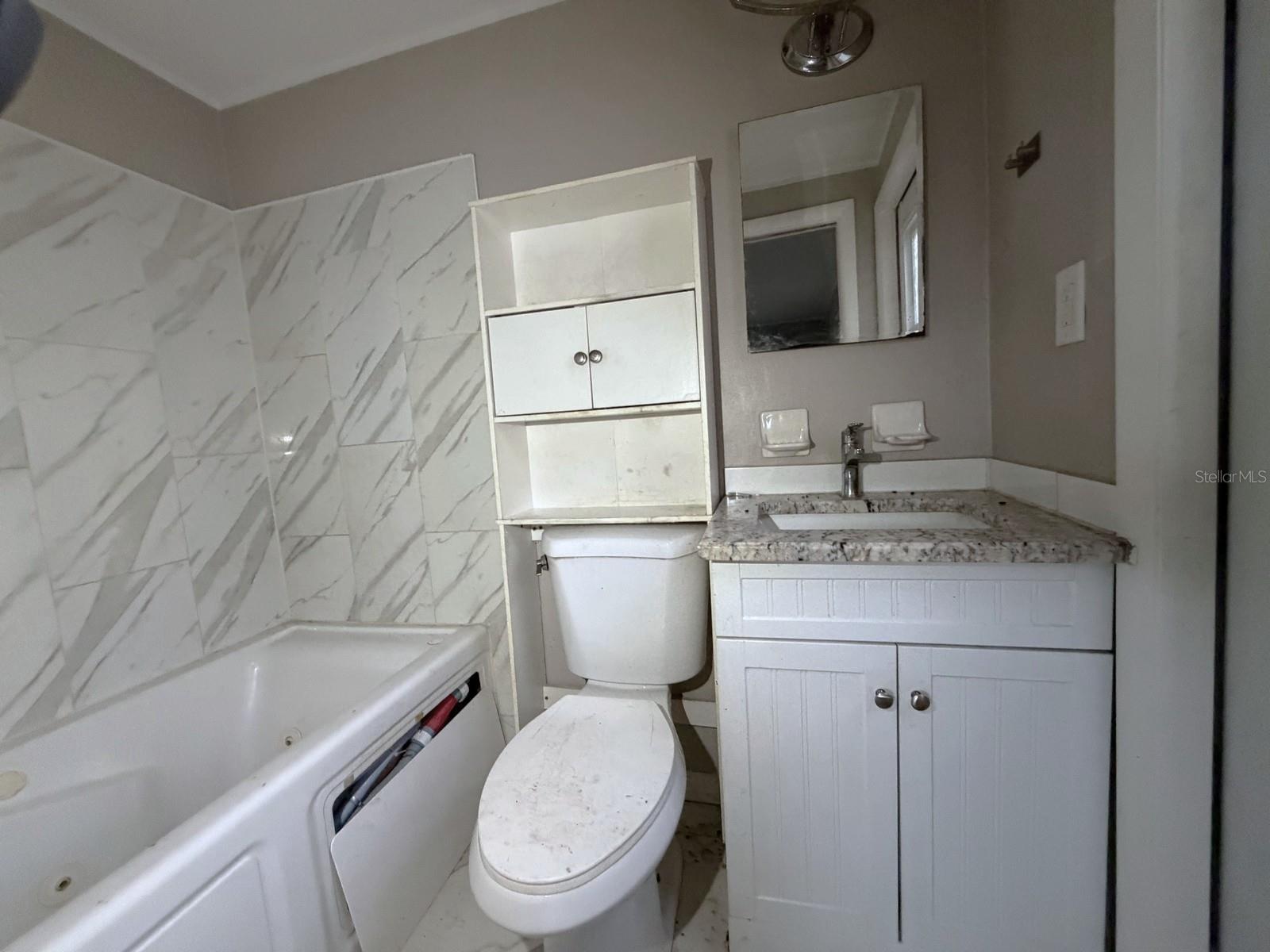 3221 ROXBURY DR — photo 11