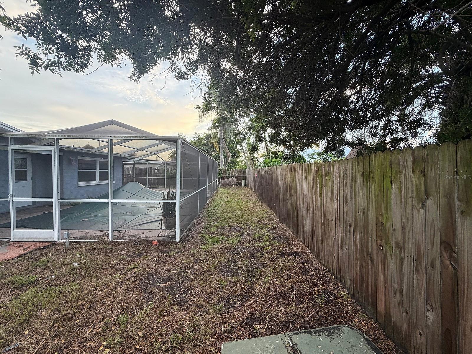 3221 ROXBURY DR — photo 20