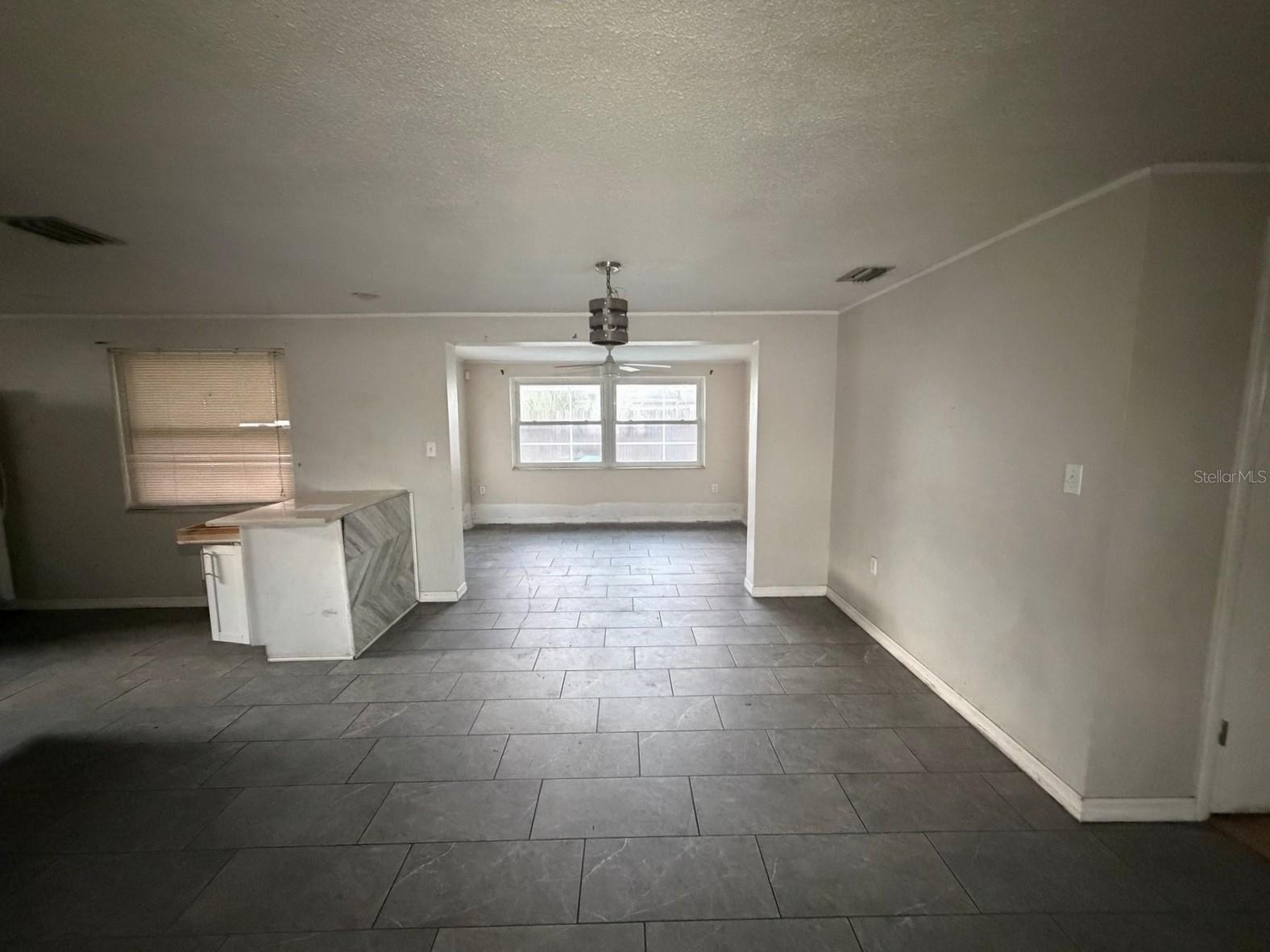 3221 ROXBURY DR — photo 7