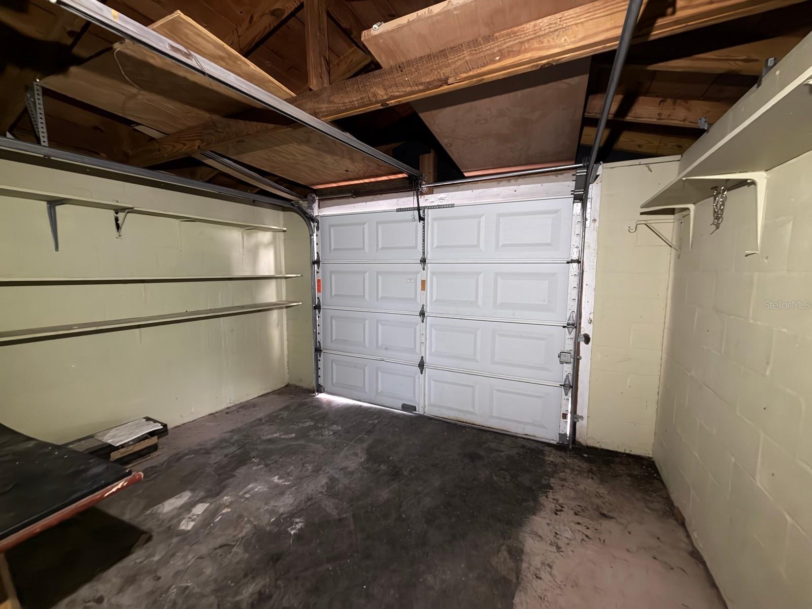 3221 ROXBURY DR — photo 16