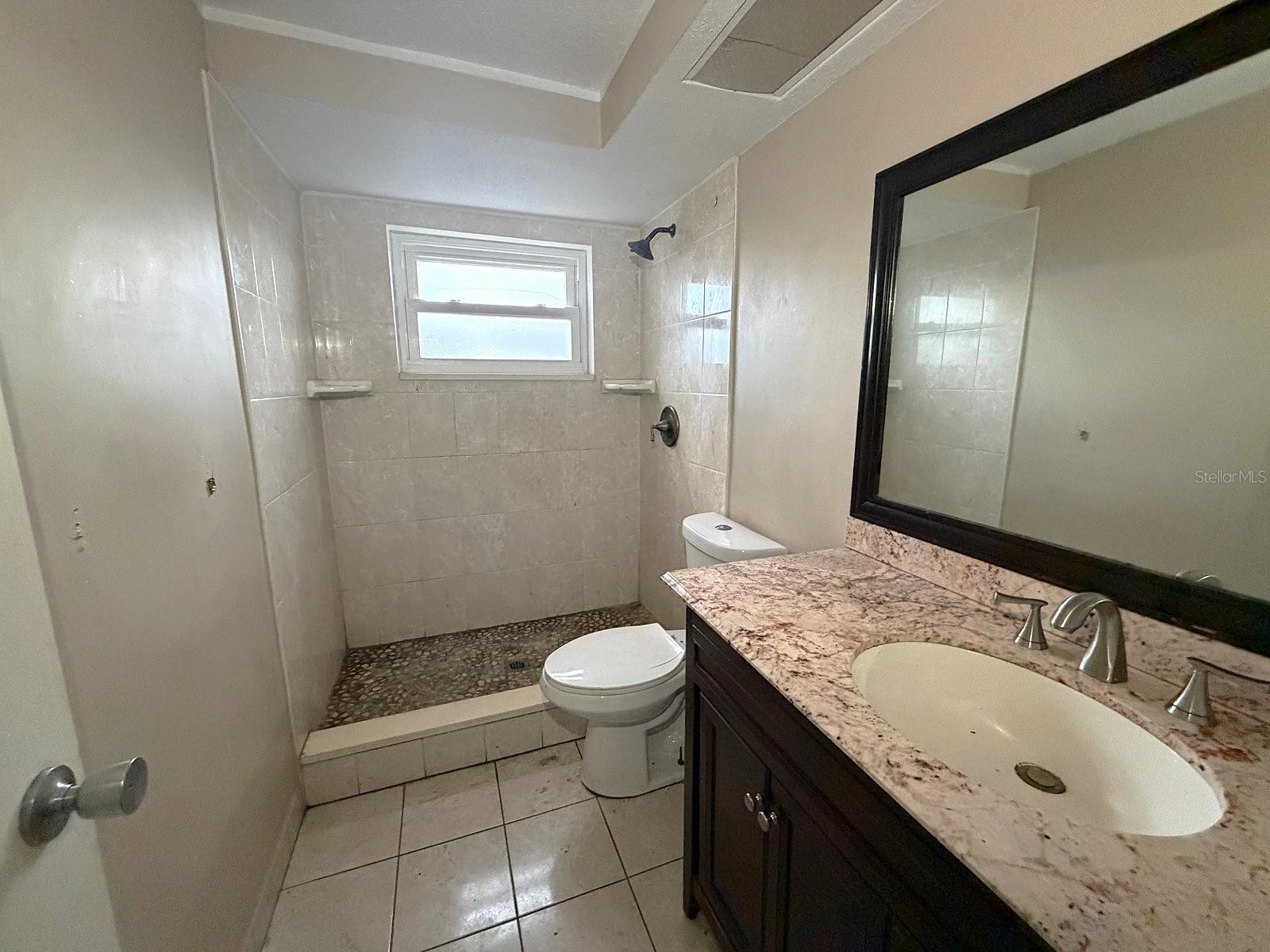 3221 ROXBURY DR — photo 9
