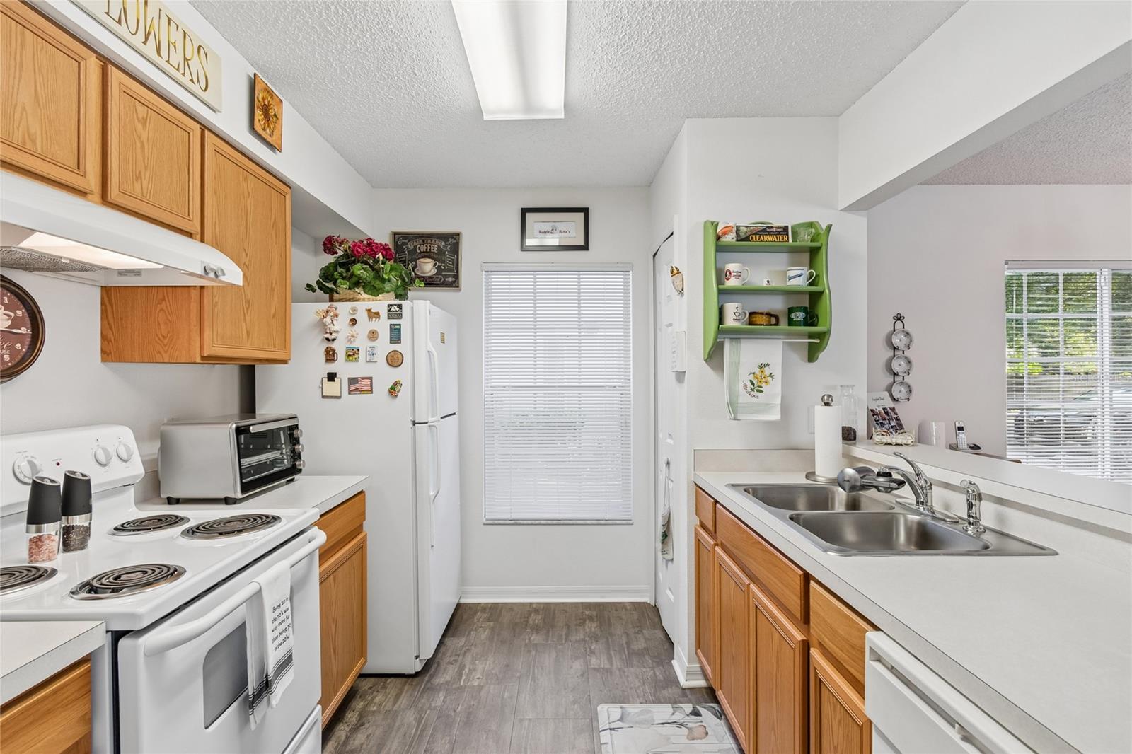 4009 DOLPHIN DR — photo 10