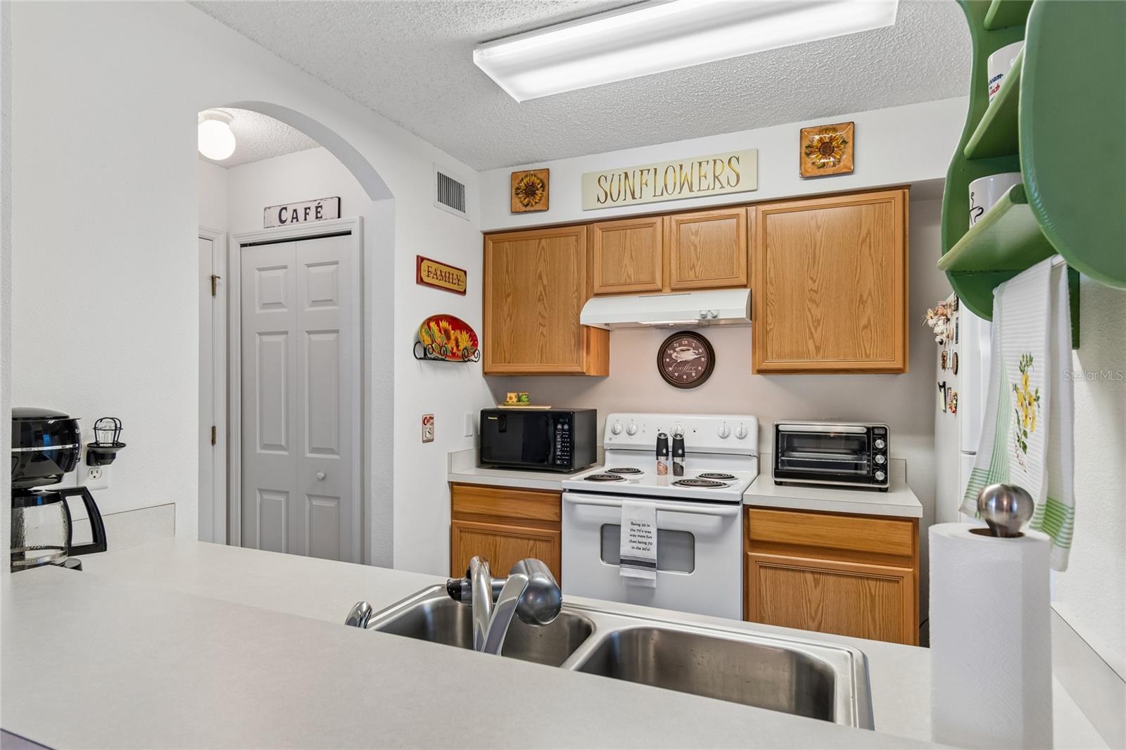 4009 DOLPHIN DR — photo 7