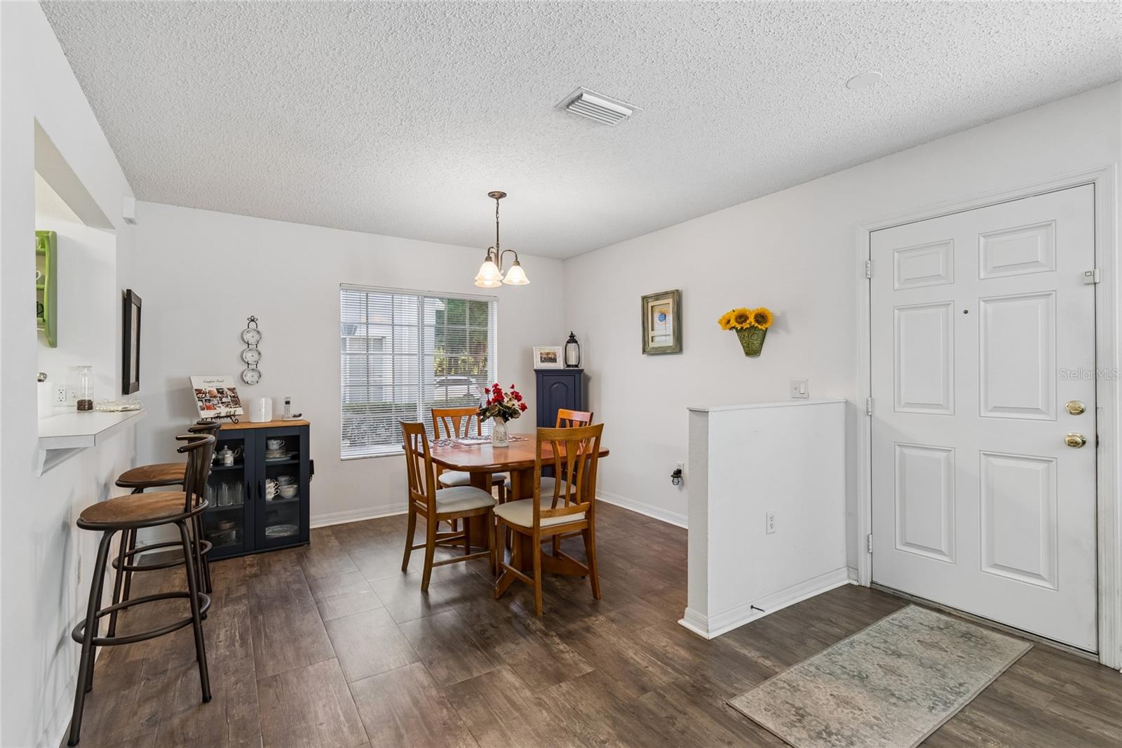 4009 DOLPHIN DR — photo 3