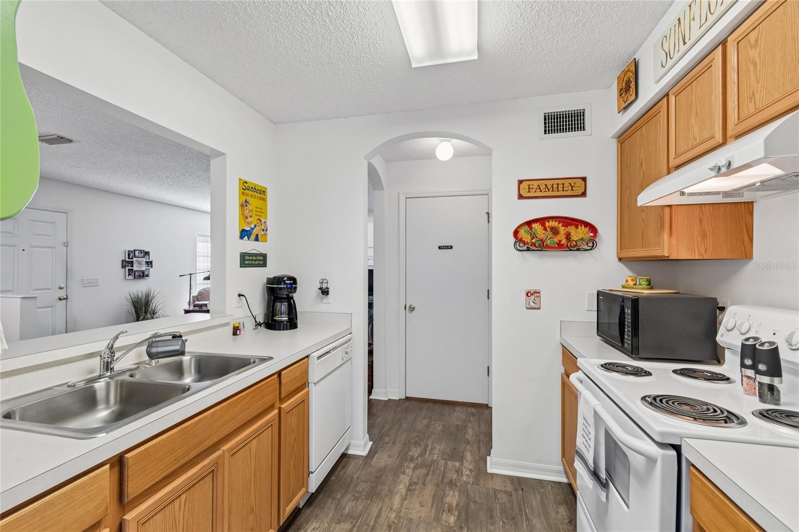 4009 DOLPHIN DR — photo 11