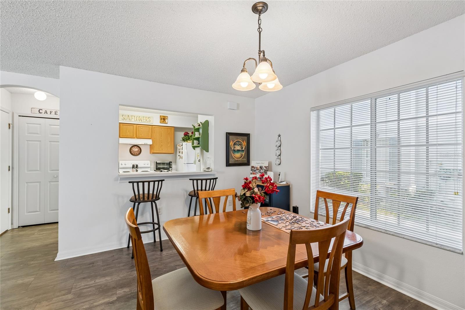 4009 DOLPHIN DR — photo 4