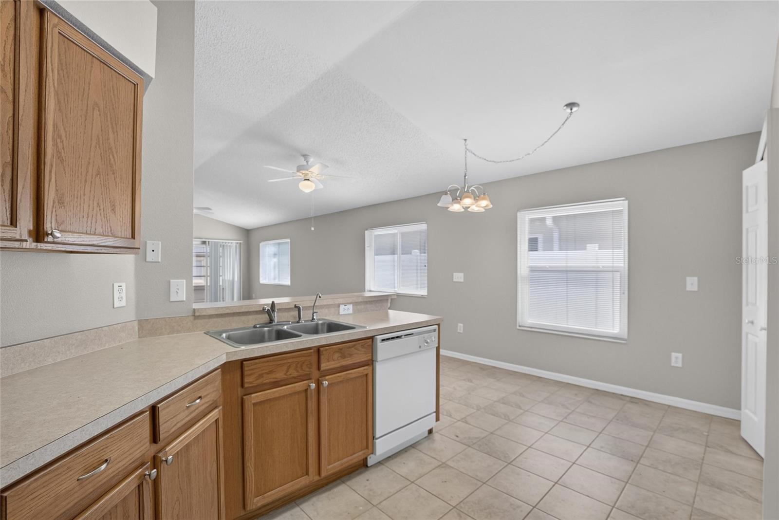 535 SCARLET MAPLE CT — photo 7