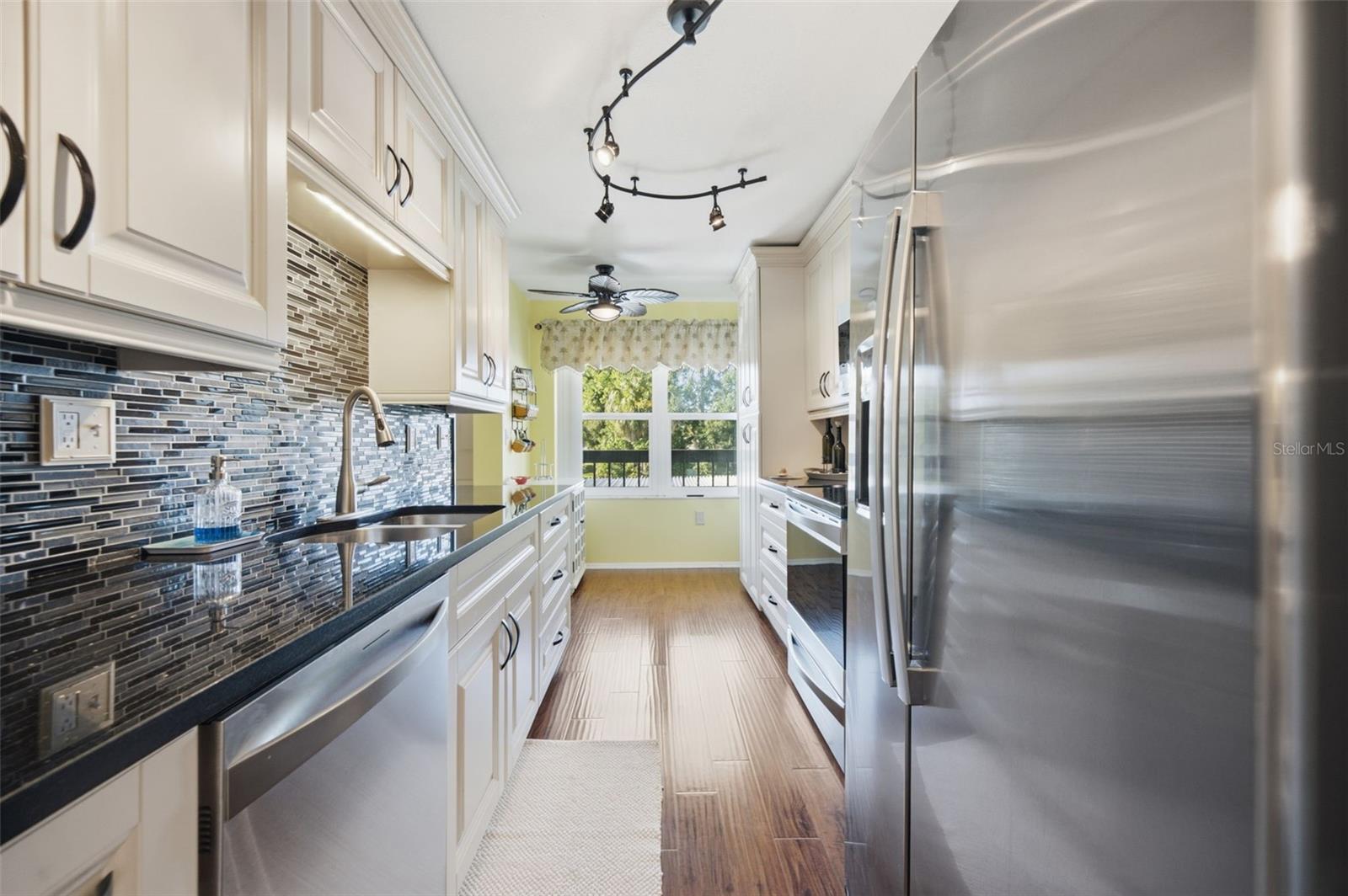 435 30TH AVE W #D206 — photo 8