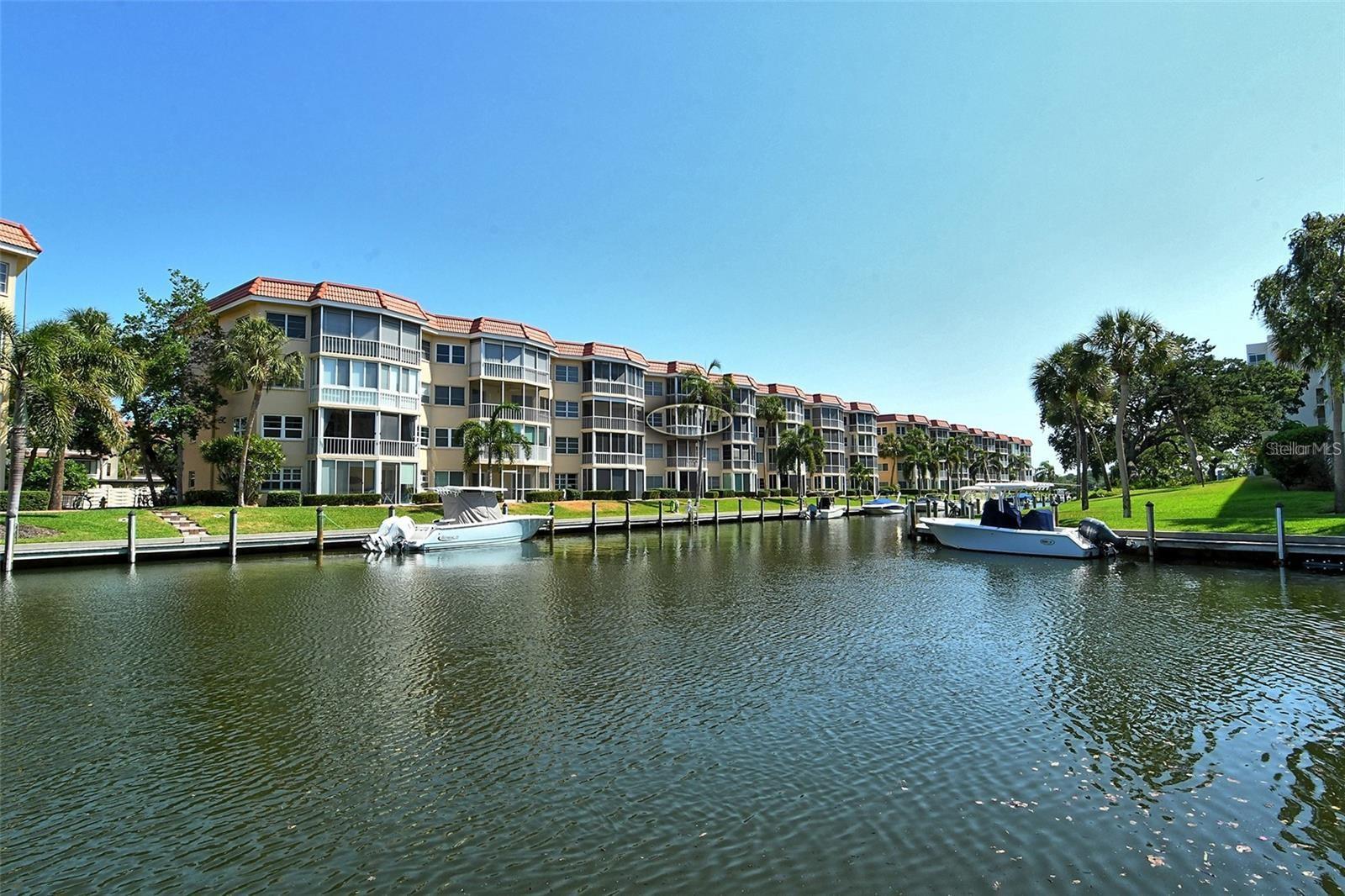 1300 N PORTOFINO DR #305 — photo 29
