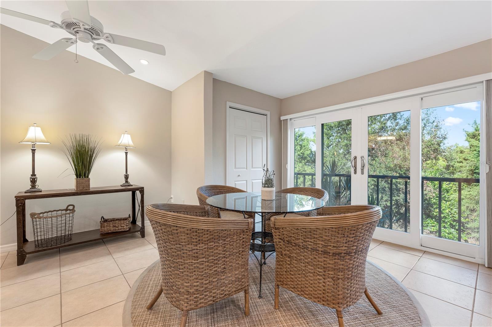 2756 CLUBHOUSE DR #202 — photo 4