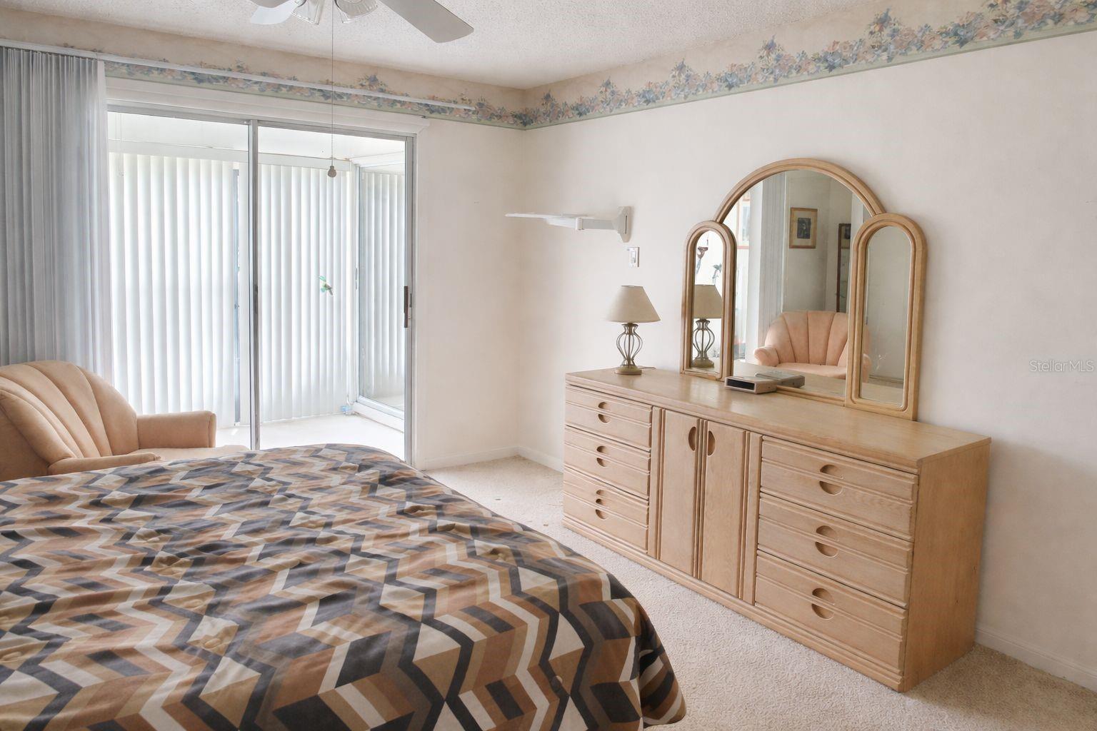 1428 ARROWHEAD CIR W — photo 8