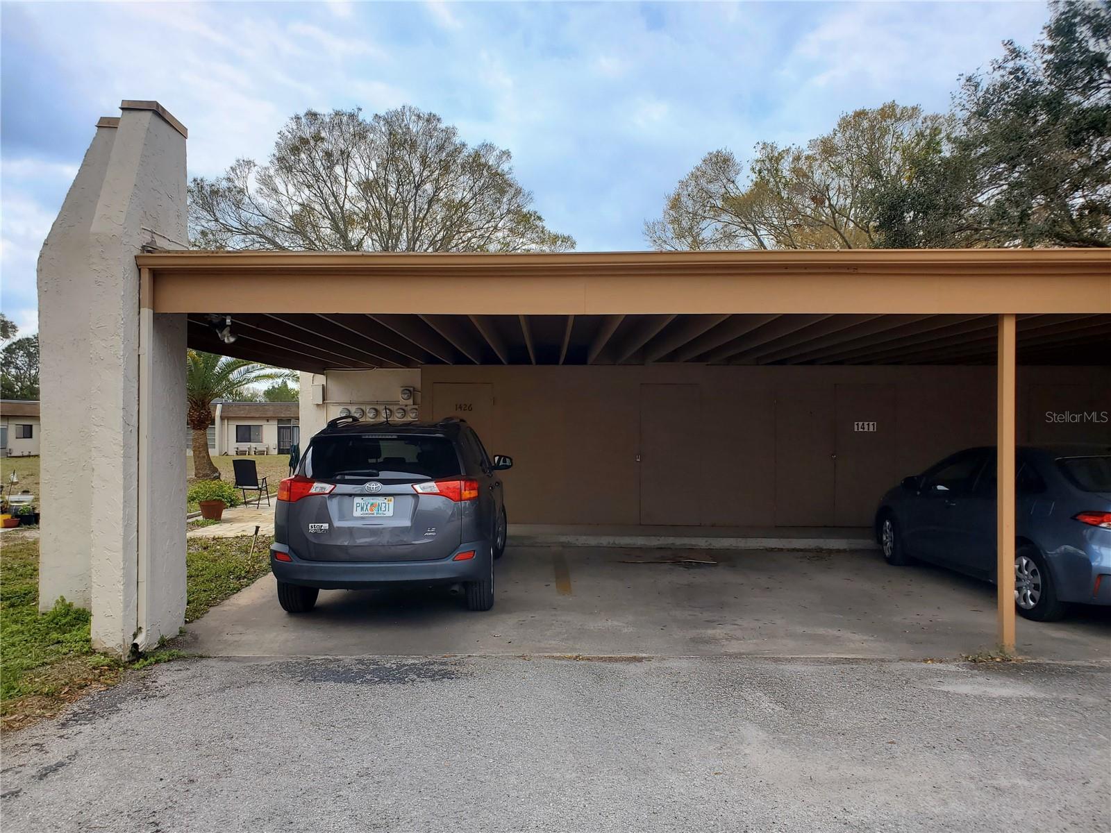 1428 ARROWHEAD CIR W — photo 2