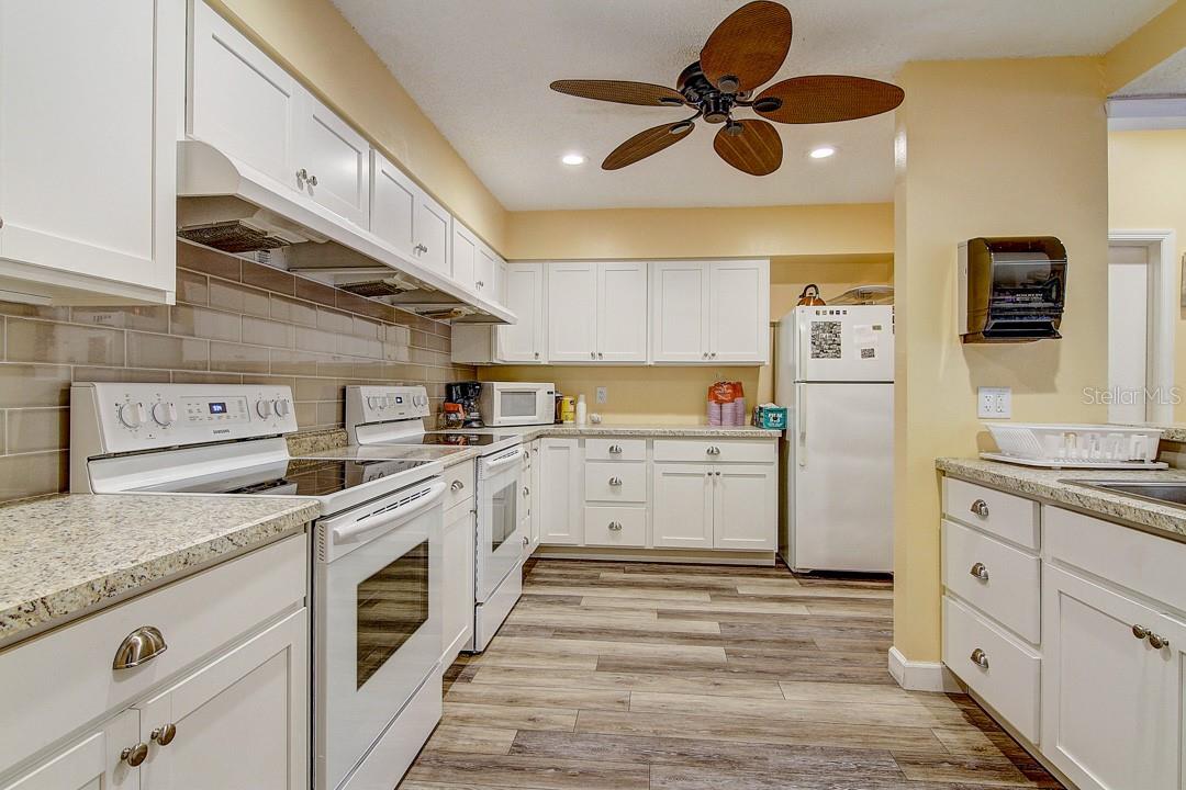 1428 ARROWHEAD CIR W — photo 17