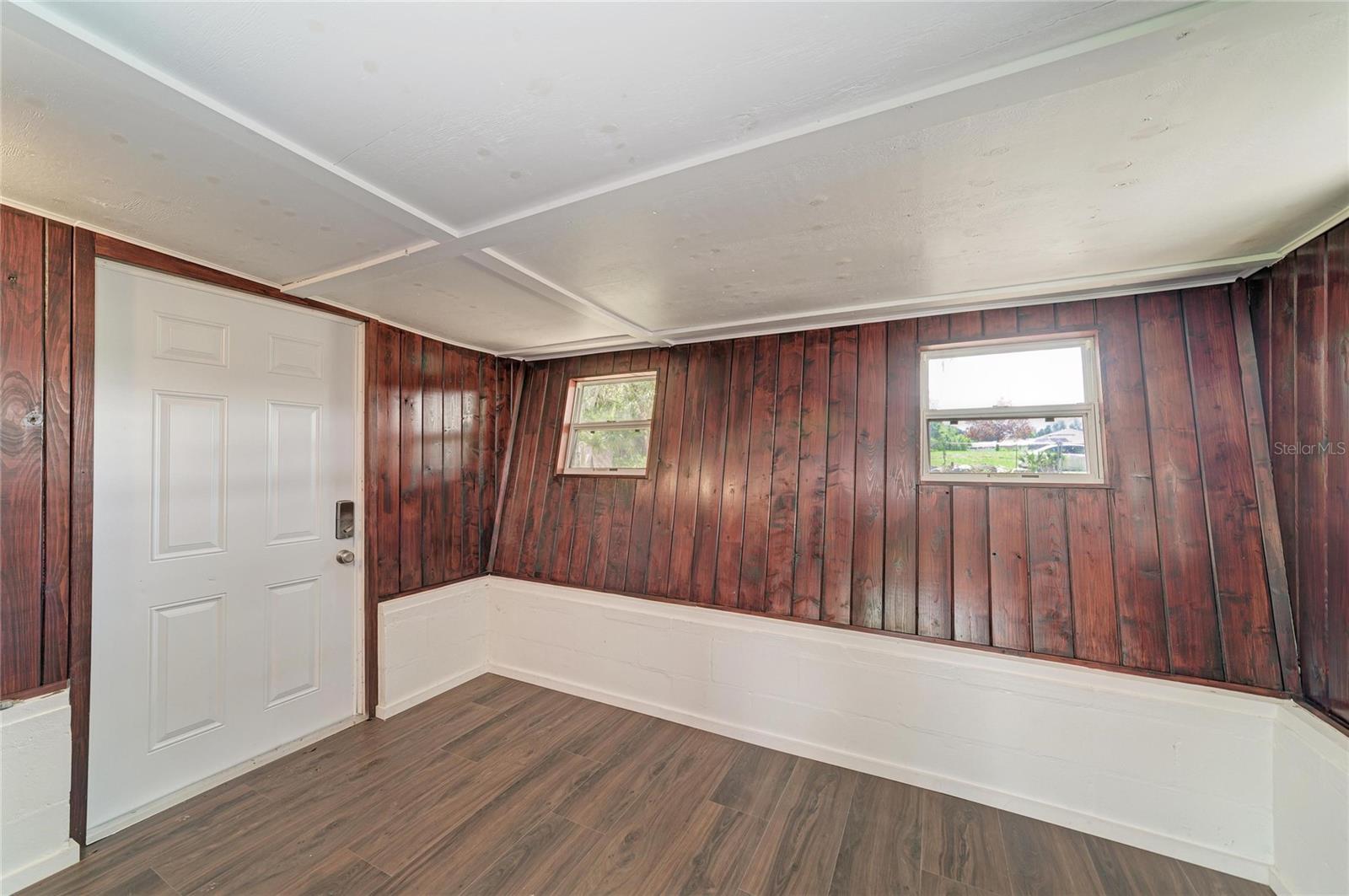 1609 SAFFOLD PARK DR — photo 29