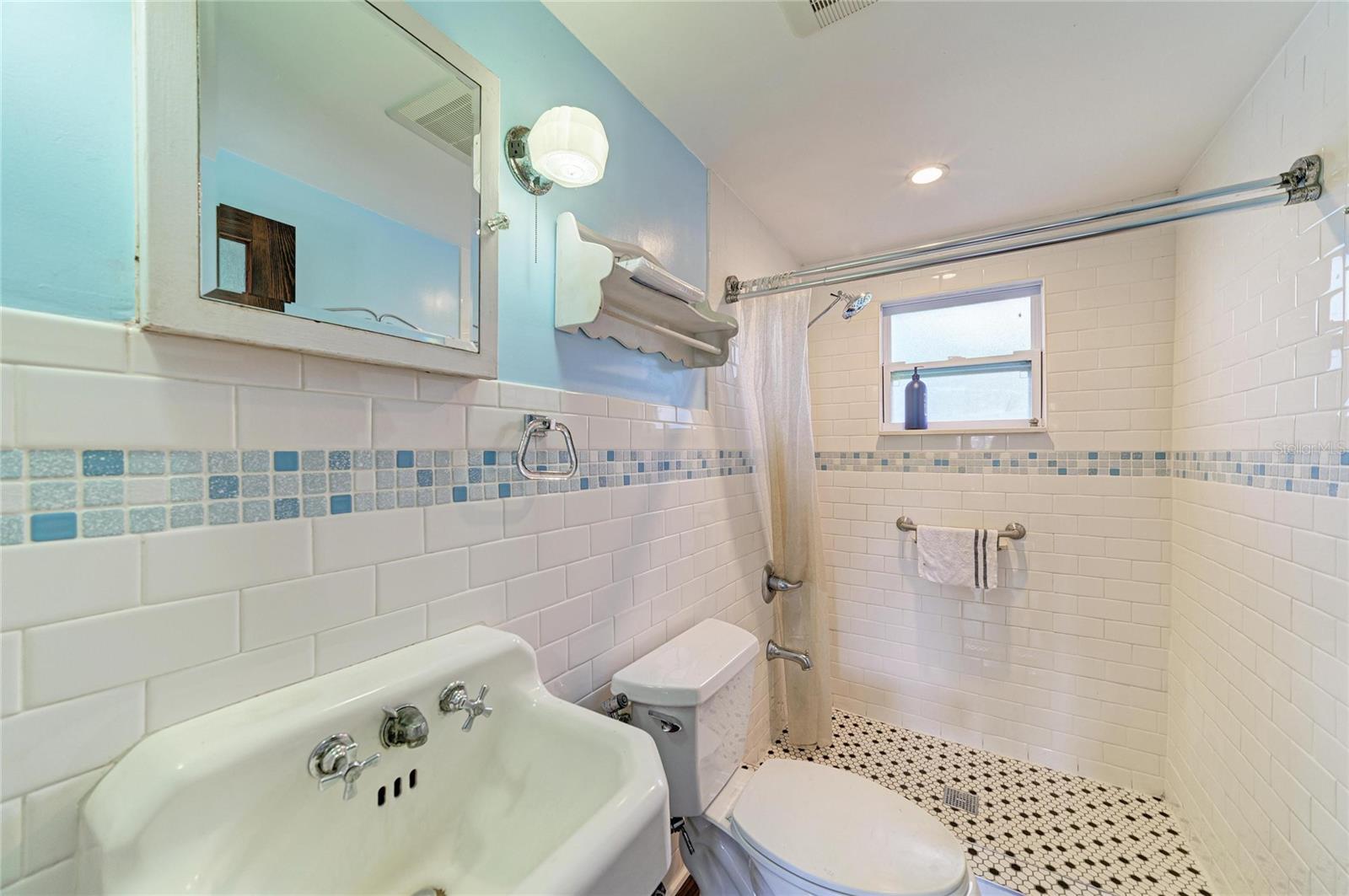 1609 SAFFOLD PARK DR — photo 28