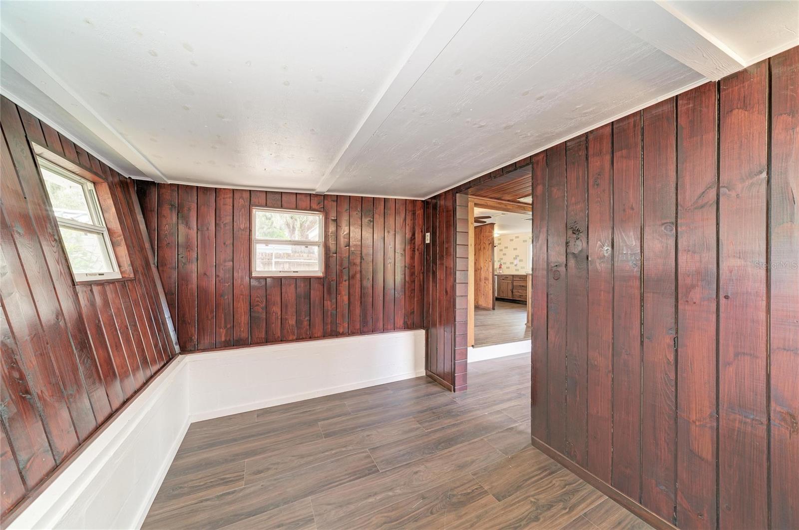1609 SAFFOLD PARK DR — photo 31