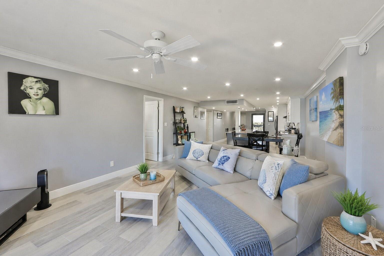 7037 SUNSET DR S #606 — photo 4