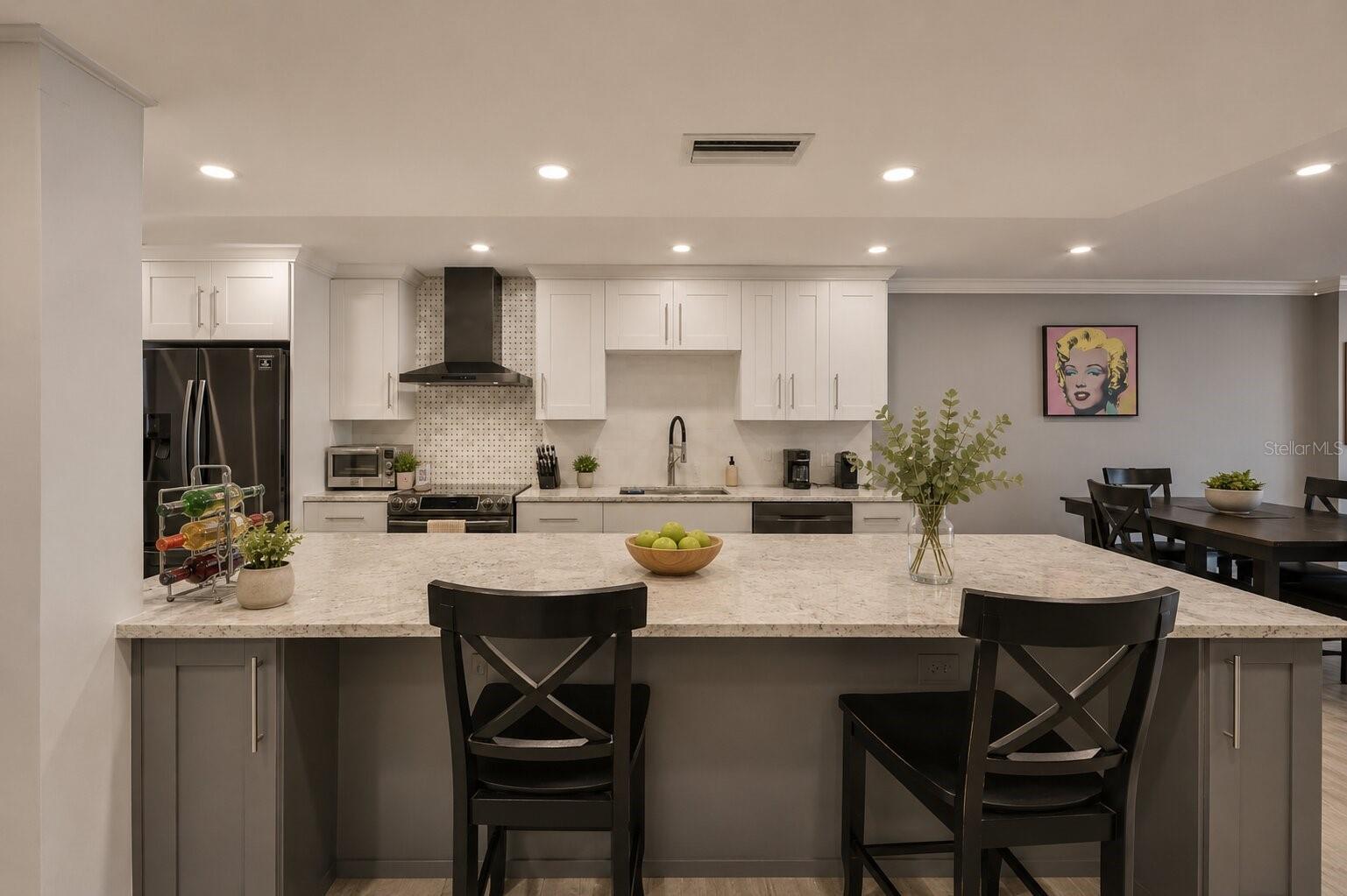 7037 SUNSET DR S #606 — photo 3