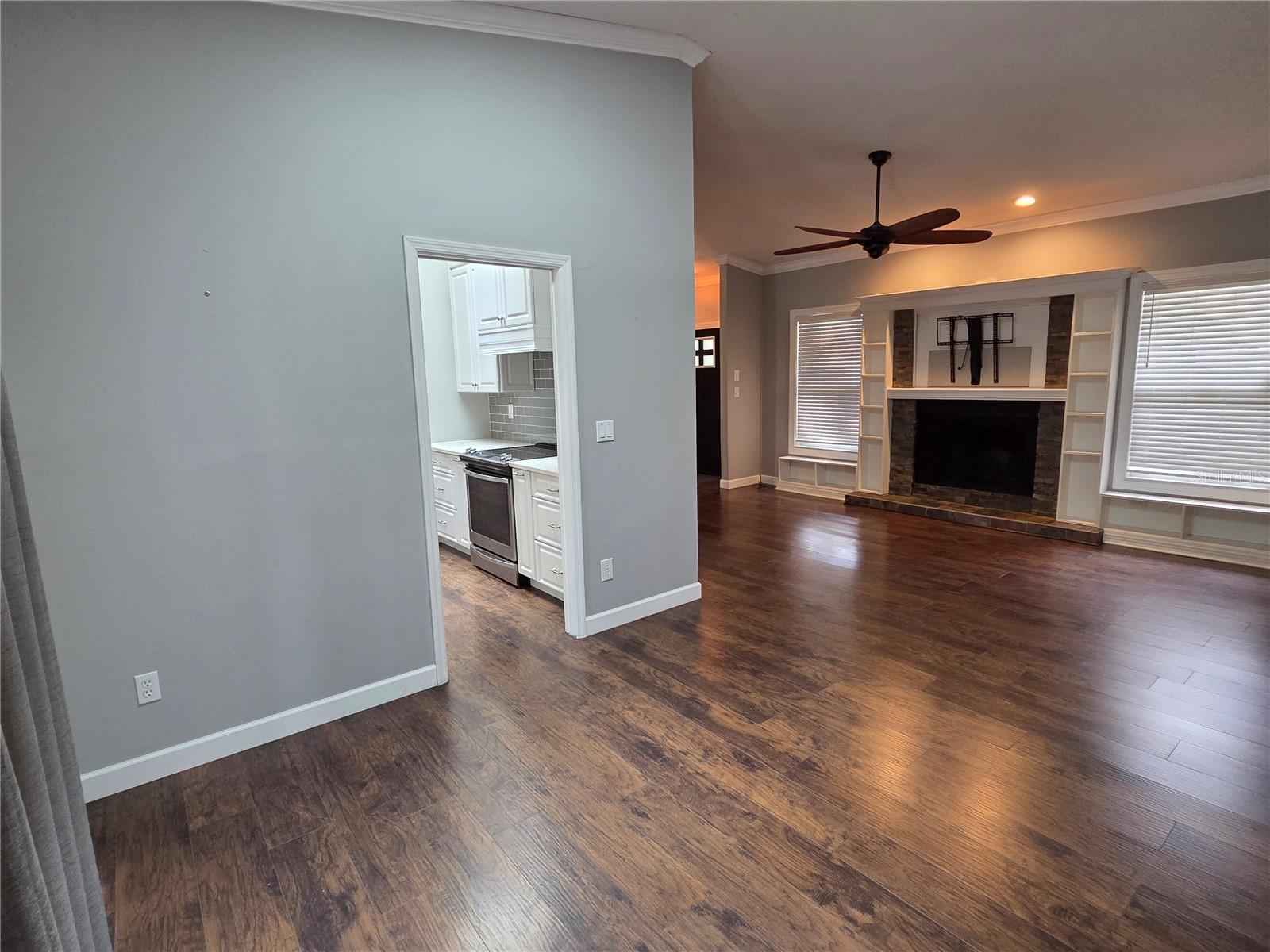 1033 ROSETREE LN — photo 5