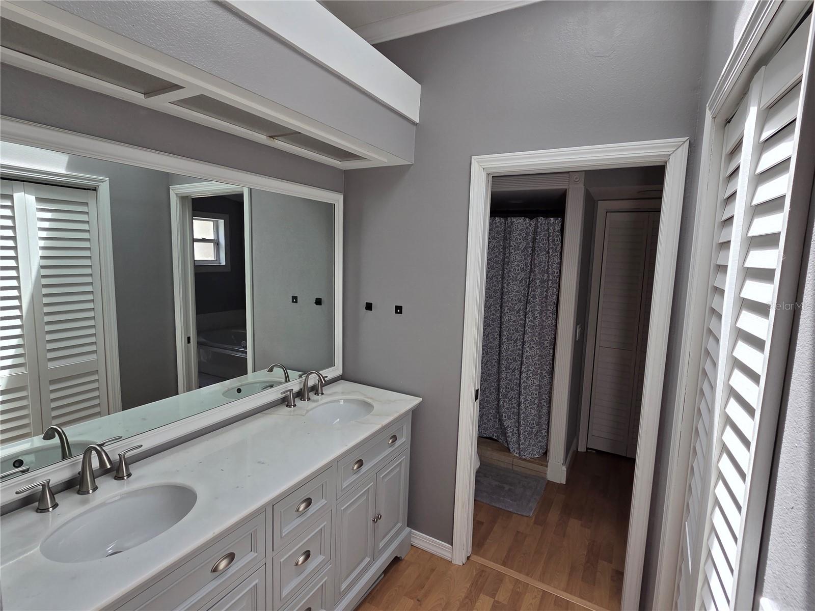 1033 ROSETREE LN — photo 32