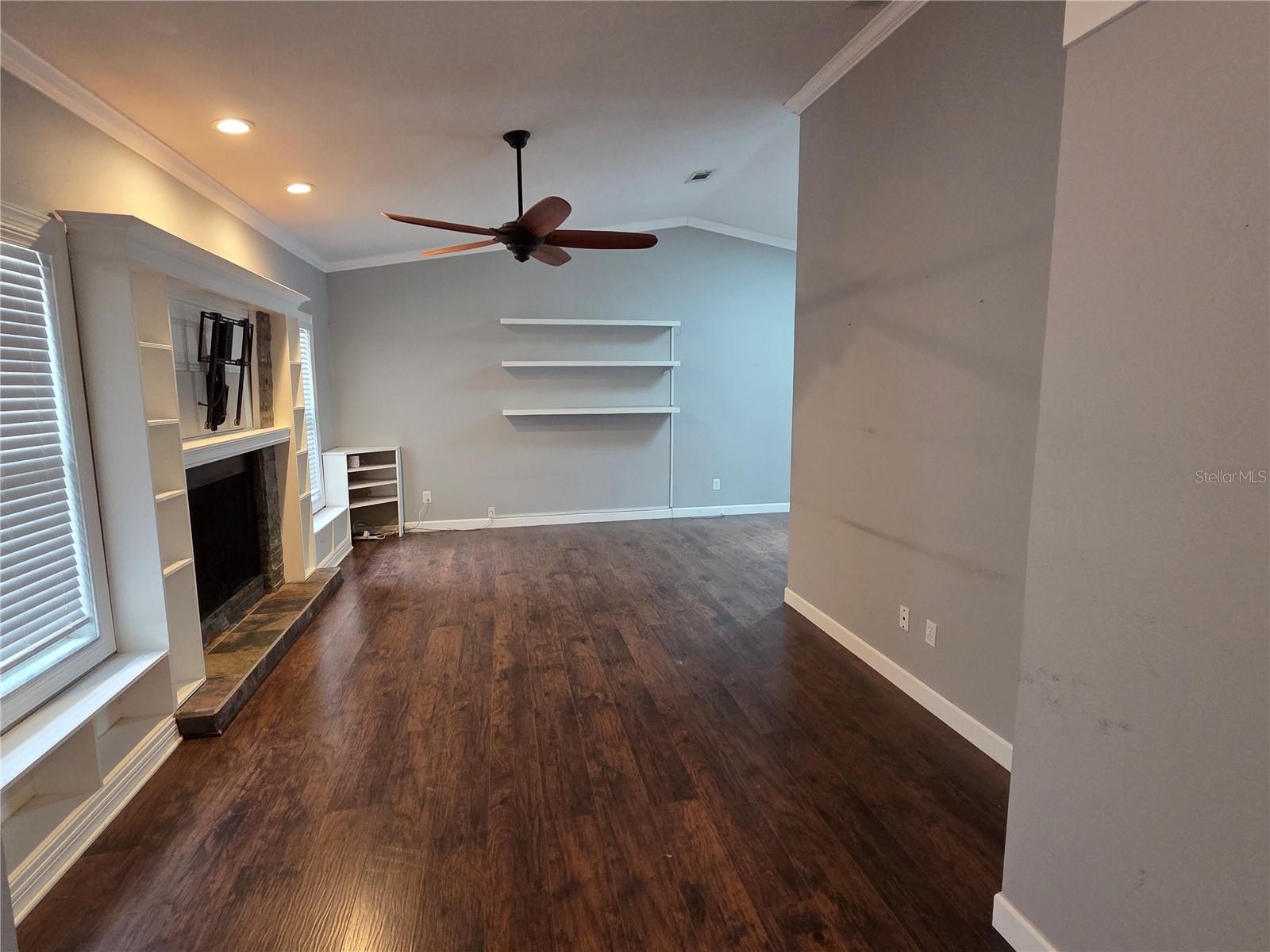 1033 ROSETREE LN — photo 4