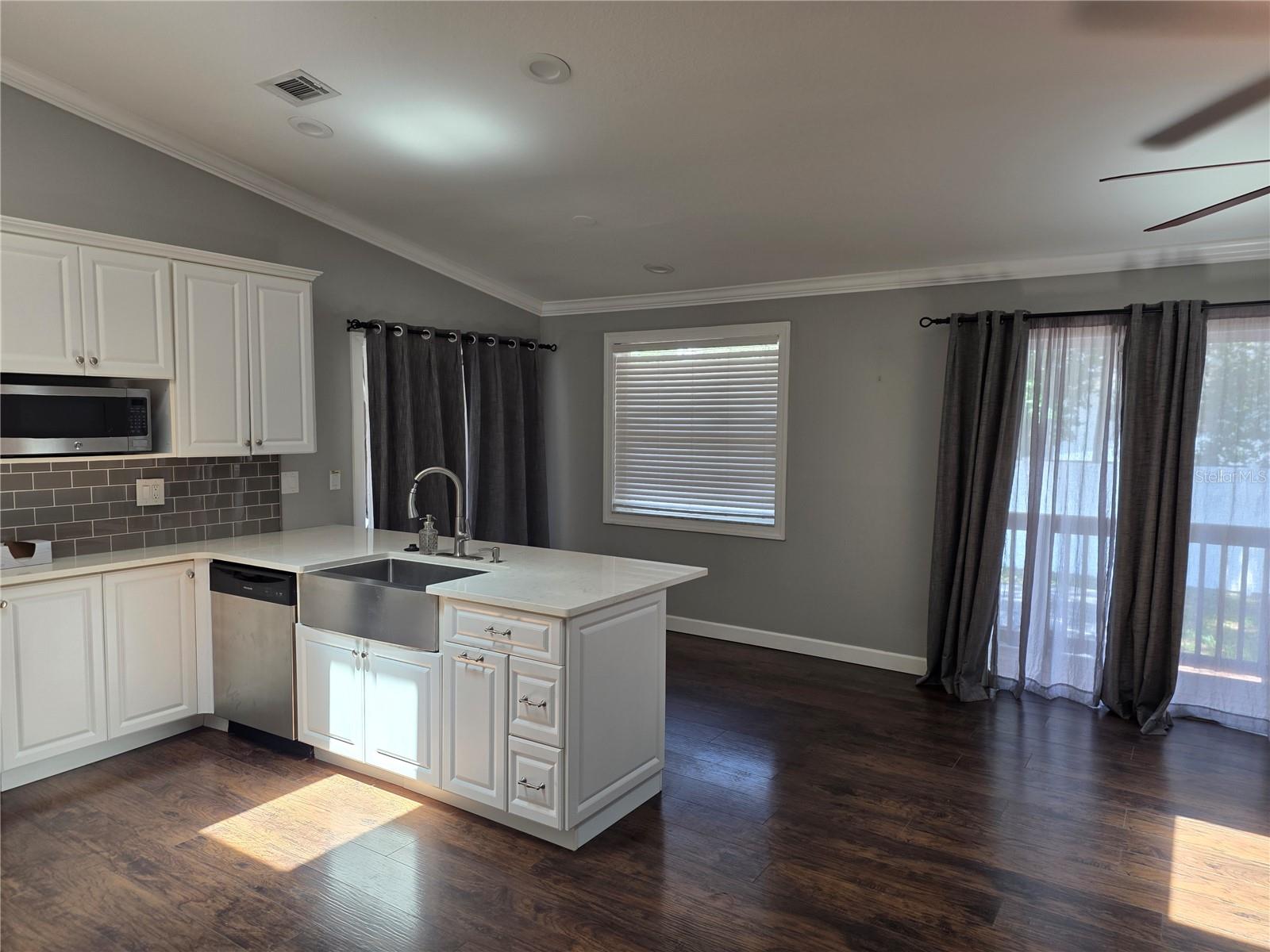 1033 ROSETREE LN — photo 9