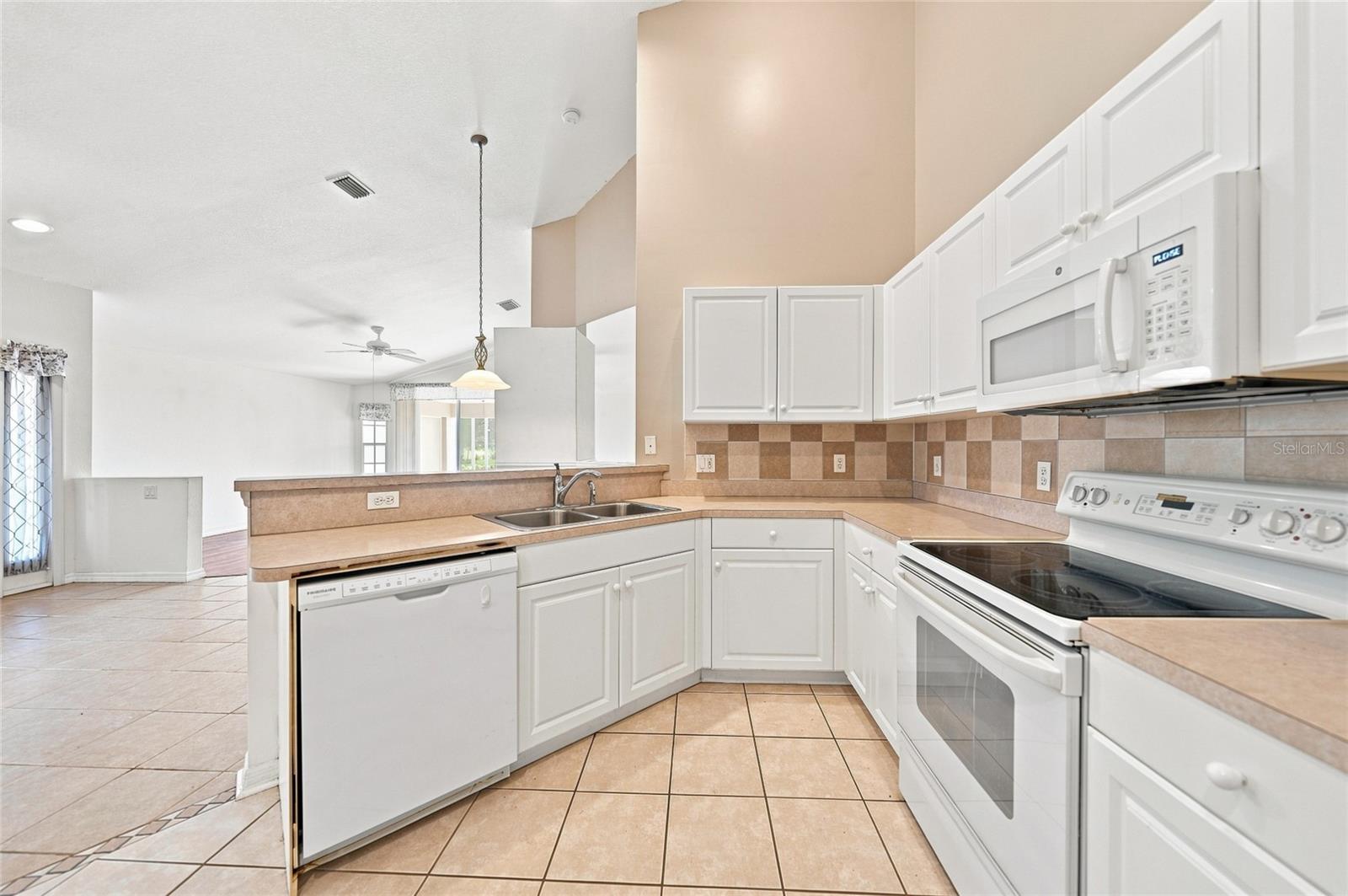 4214 FAIRWAY PL — photo 11