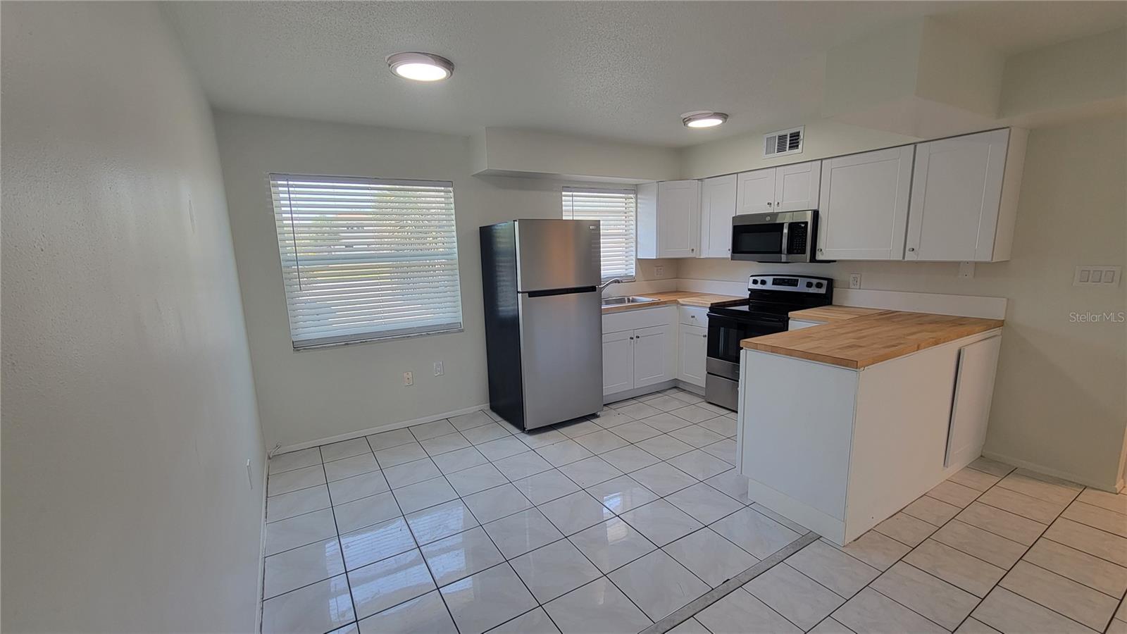 308 AVANDA CT #6 — photo 3