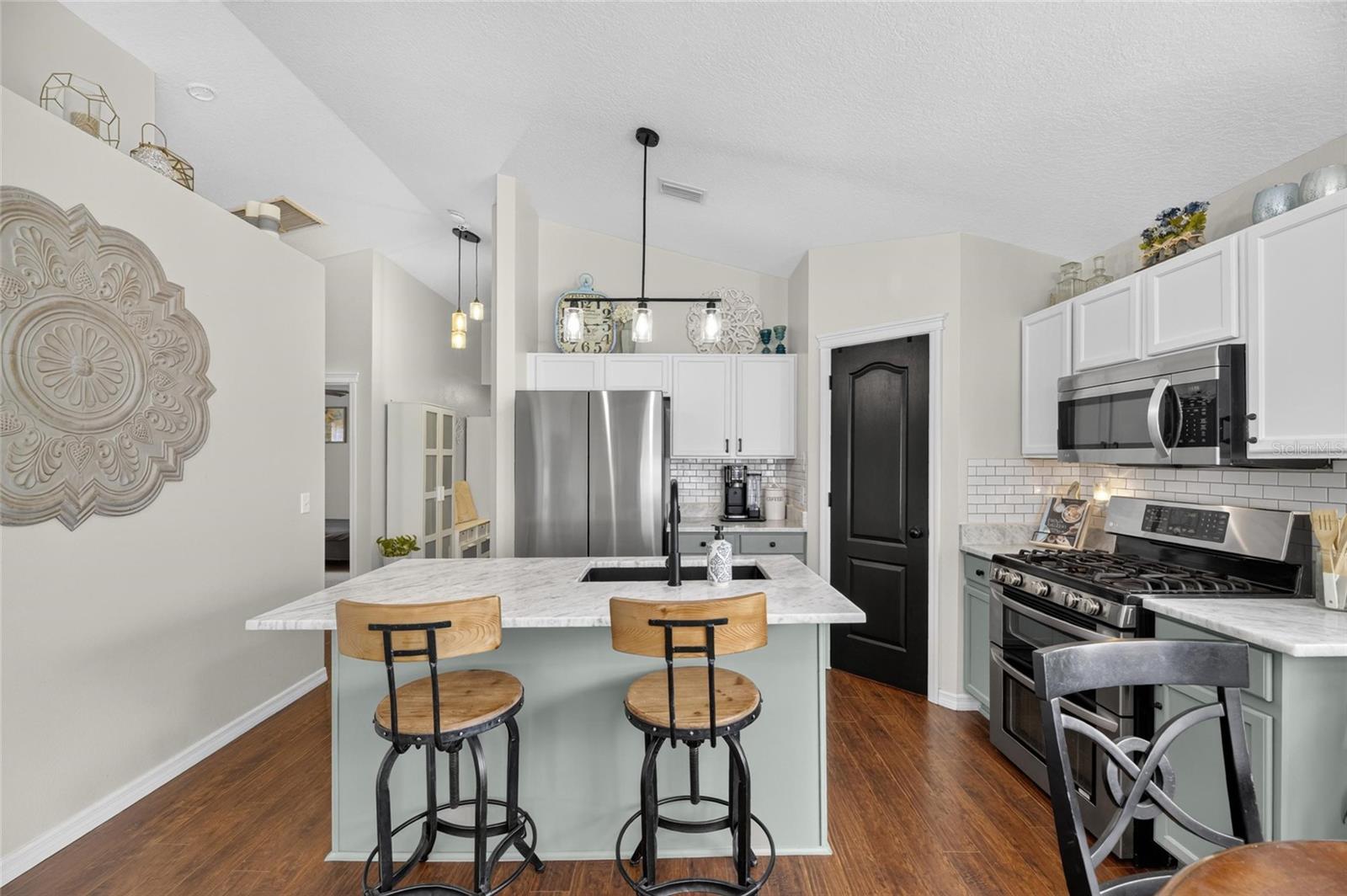 7629 DEVONBRIDGE GARDEN WAY — photo 3