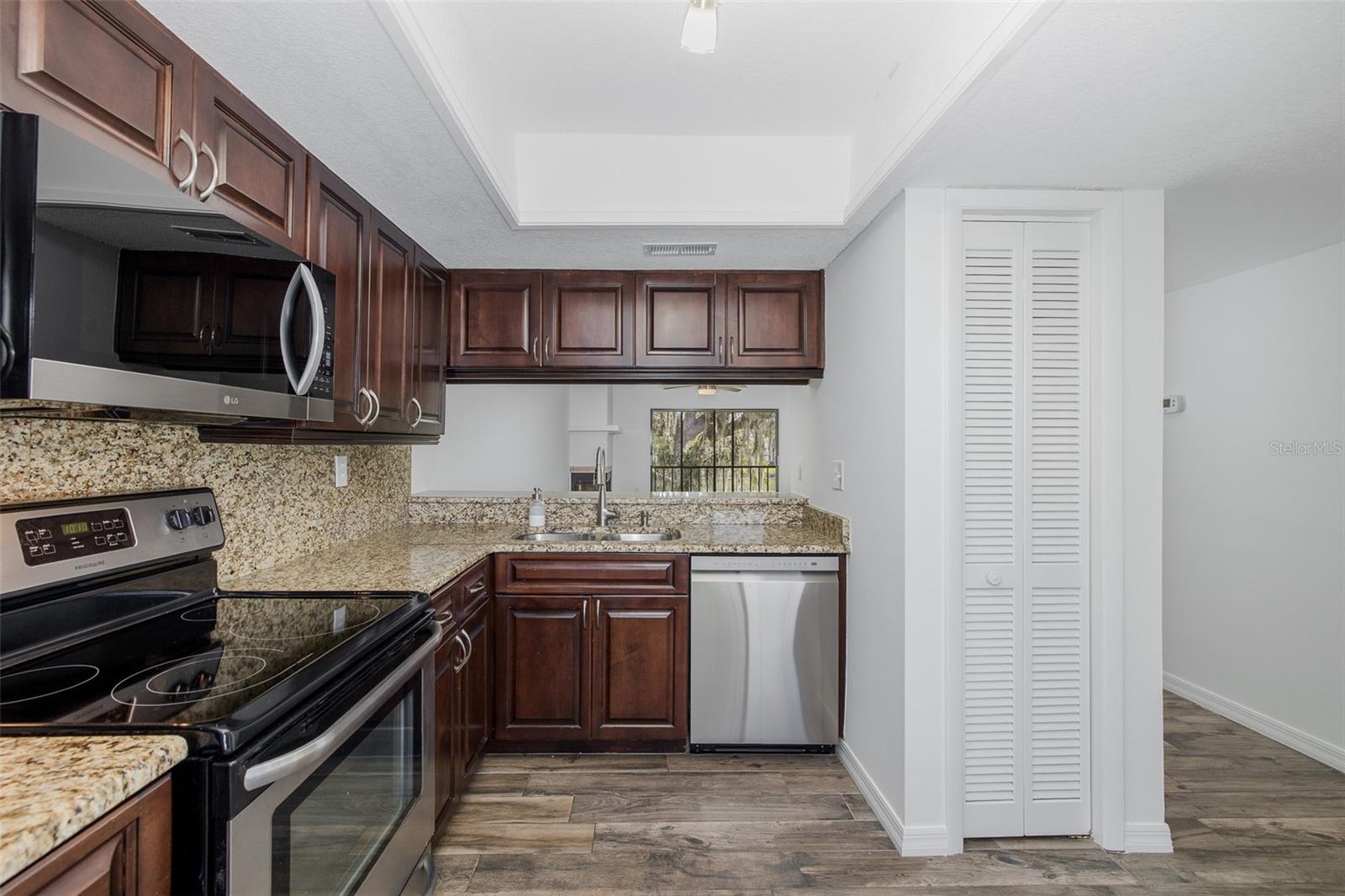 160 LAKEVIEW WAY #160 — photo 14
