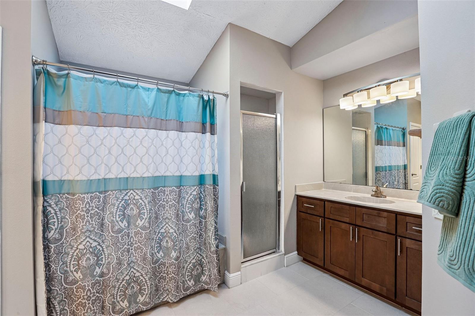 1424 DUMONT DR — photo 23