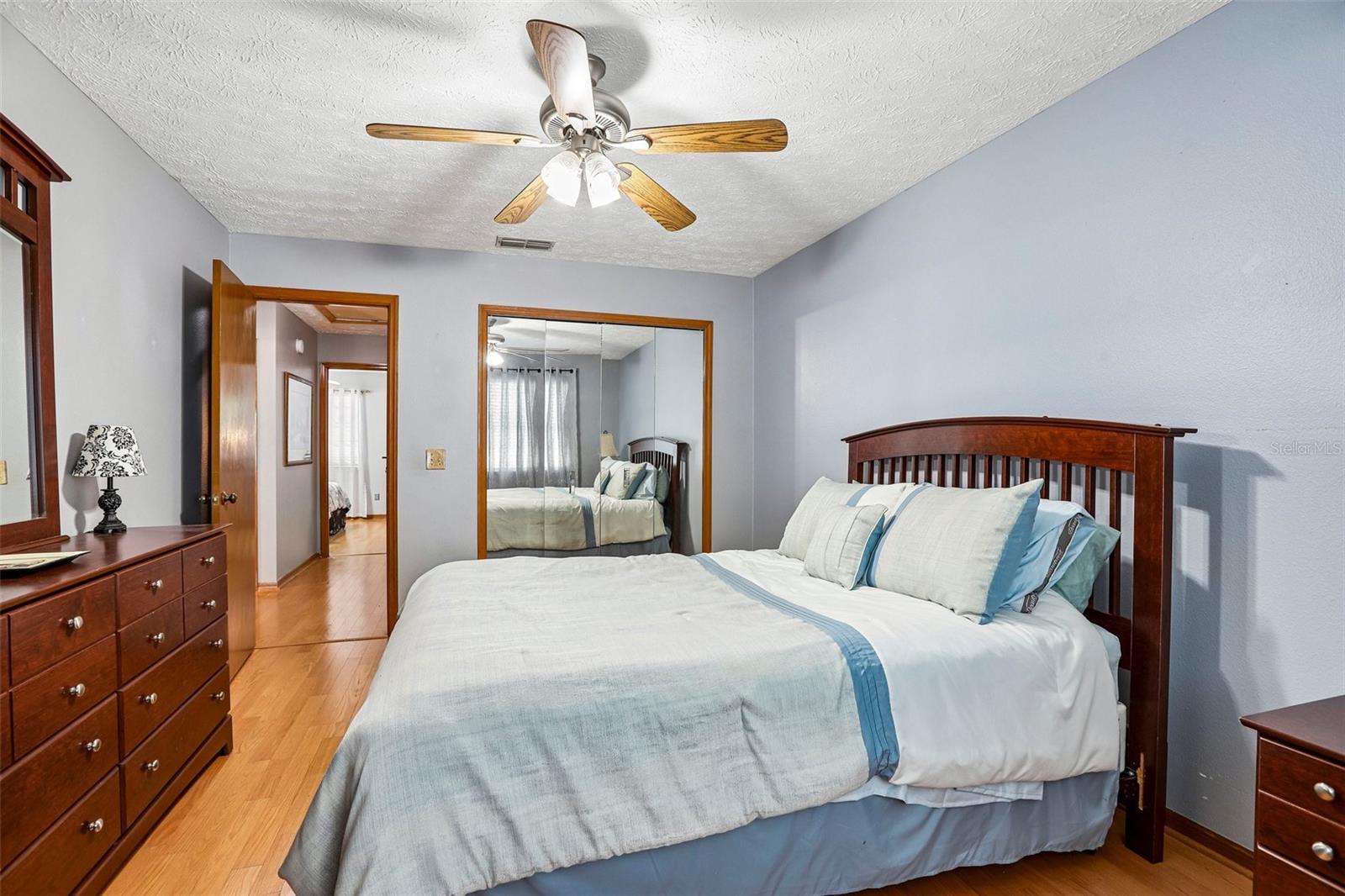 1424 DUMONT DR — photo 26