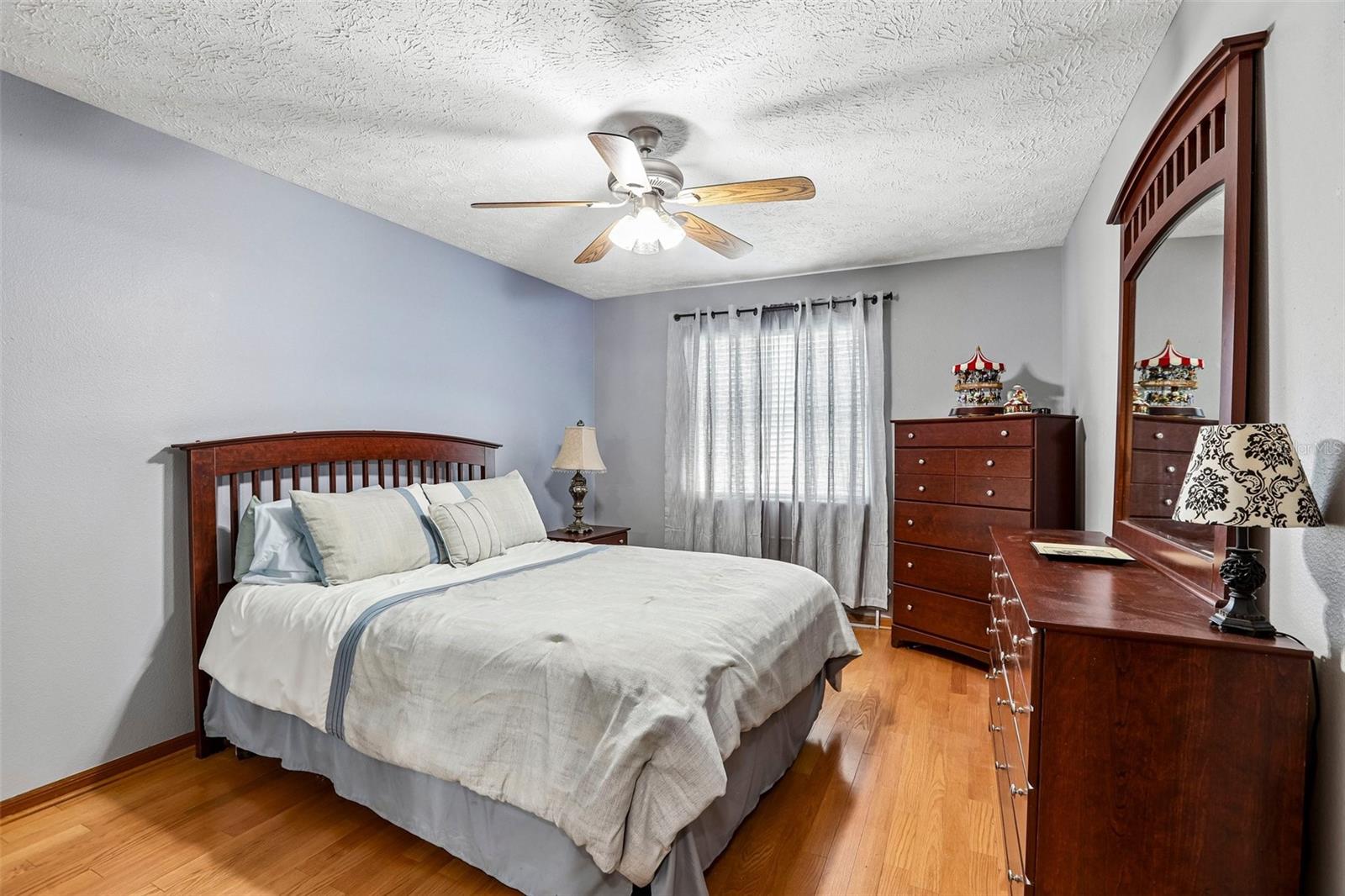 1424 DUMONT DR — photo 27