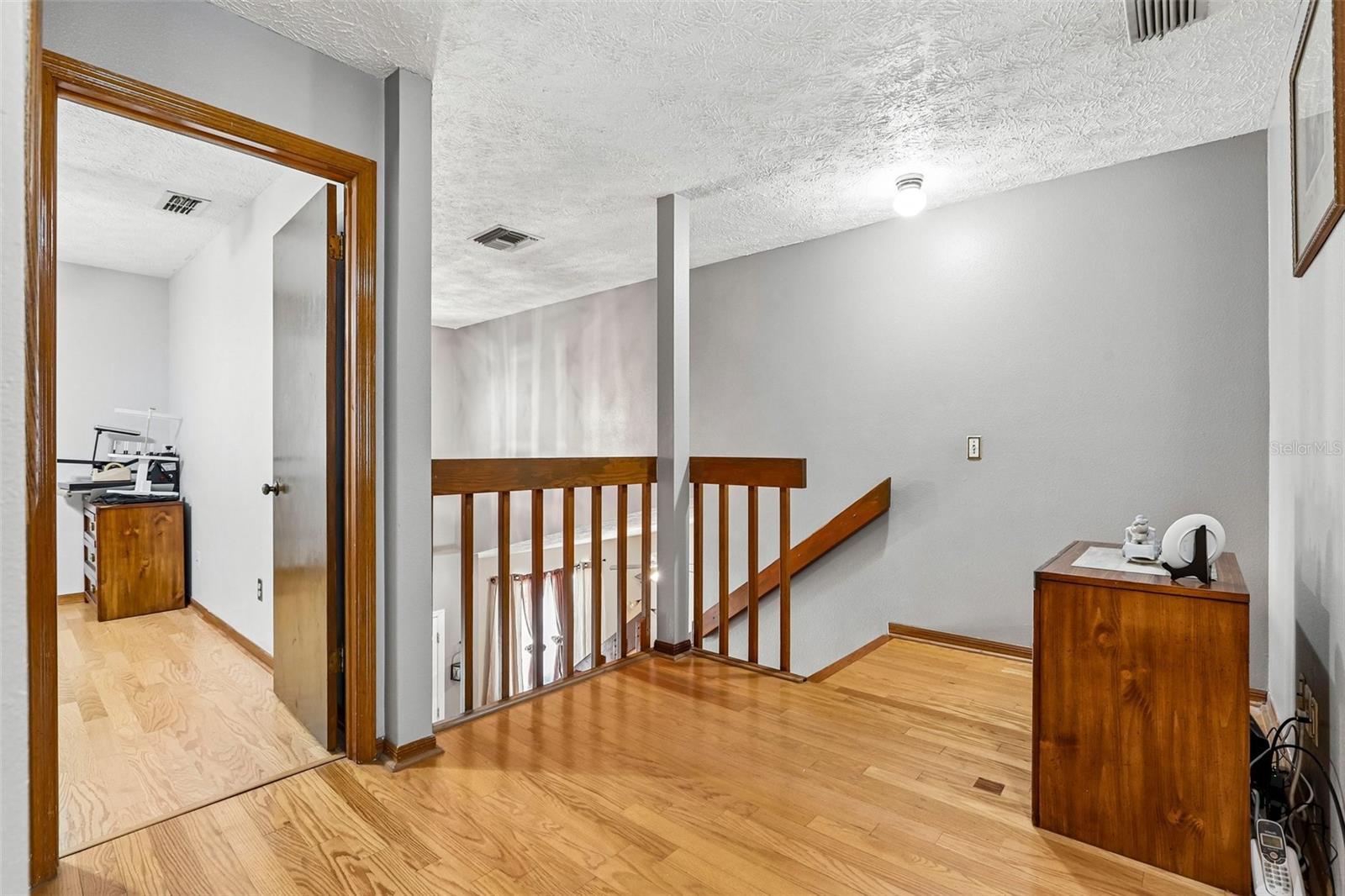 1424 DUMONT DR — photo 25