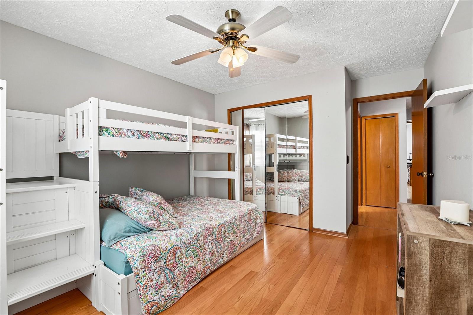 1424 DUMONT DR — photo 31