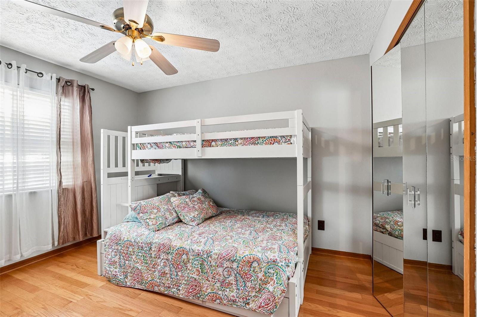 1424 DUMONT DR — photo 30
