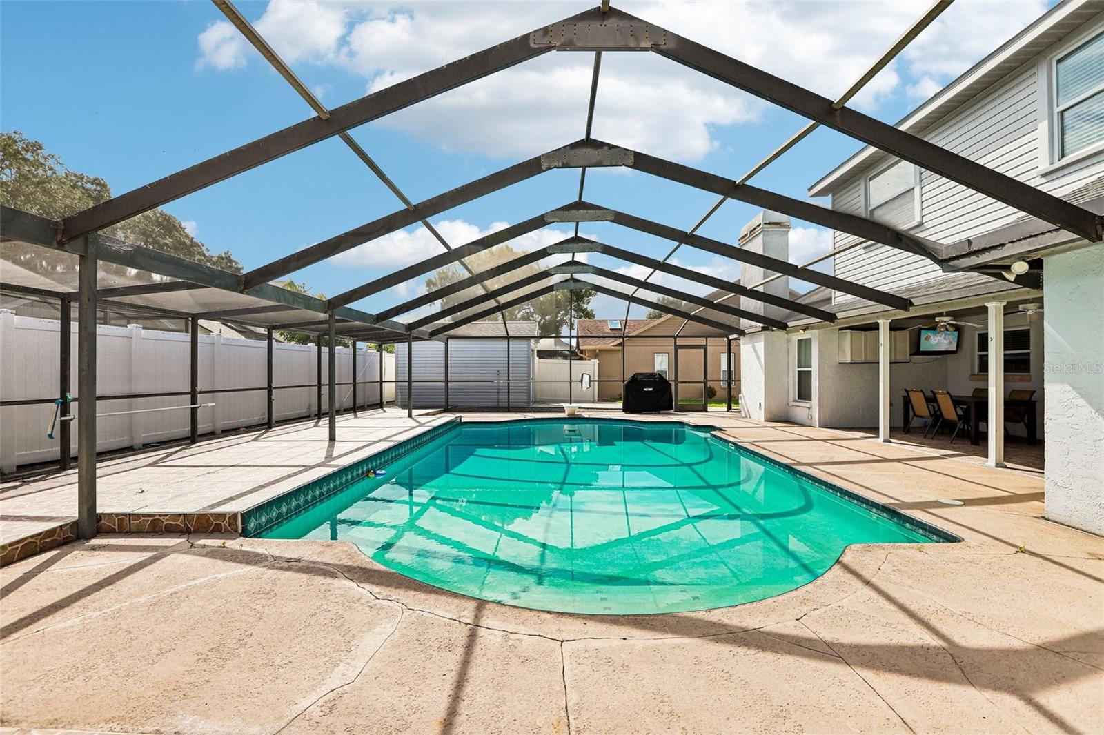 1424 DUMONT DR — photo 35