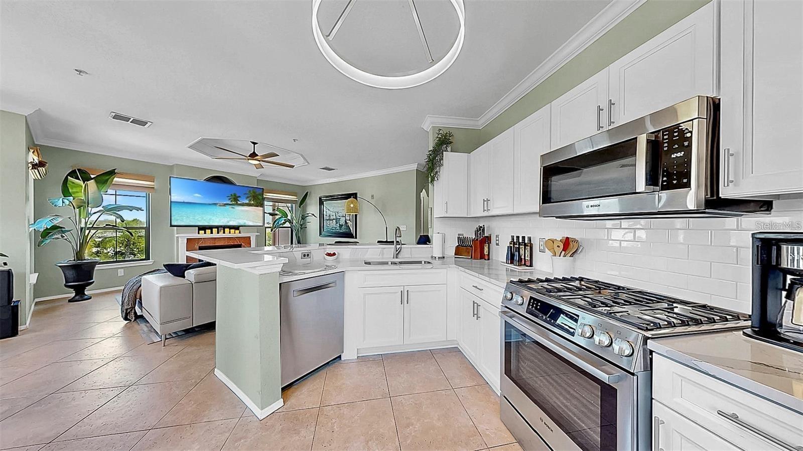 2773 VIA CIPRIANI #1330B — photo 8