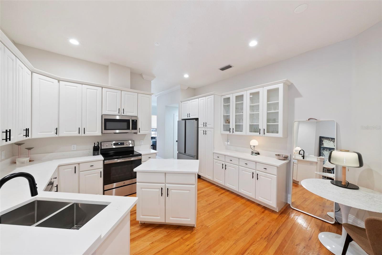 2504 W TENNESSEE AVE #A — photo 20