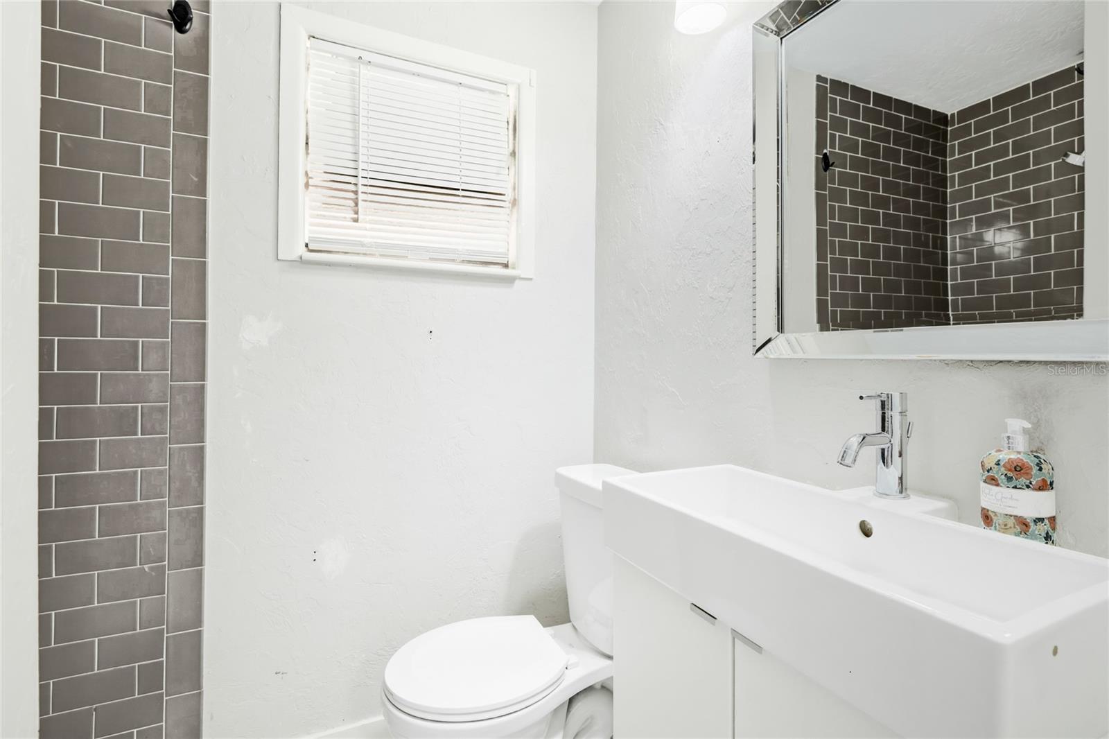 5320 MOELLER AVE — photo 18