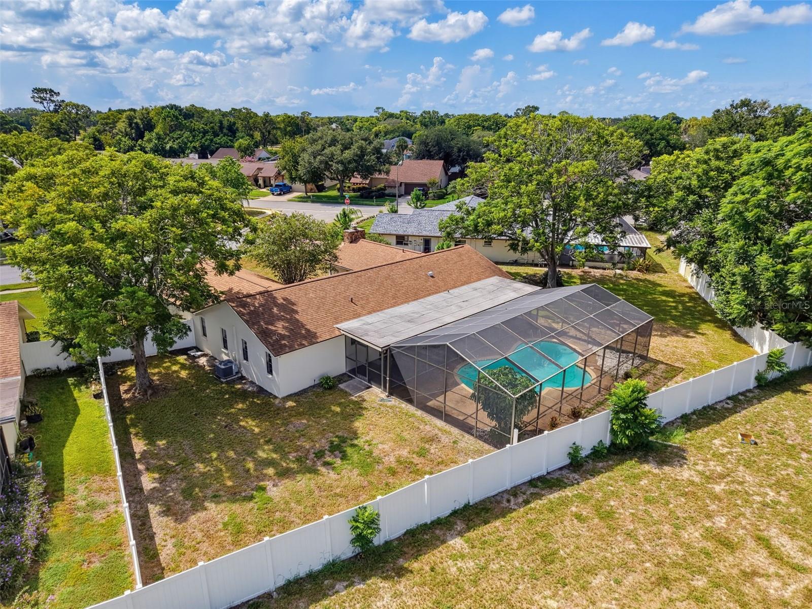 13241 HILLWOOD CIR — photo 39