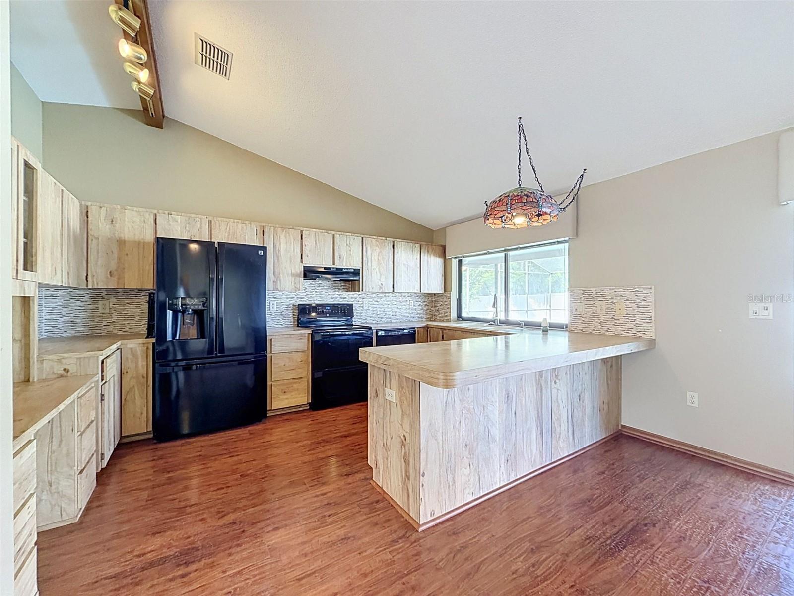 13241 HILLWOOD CIR — photo 8