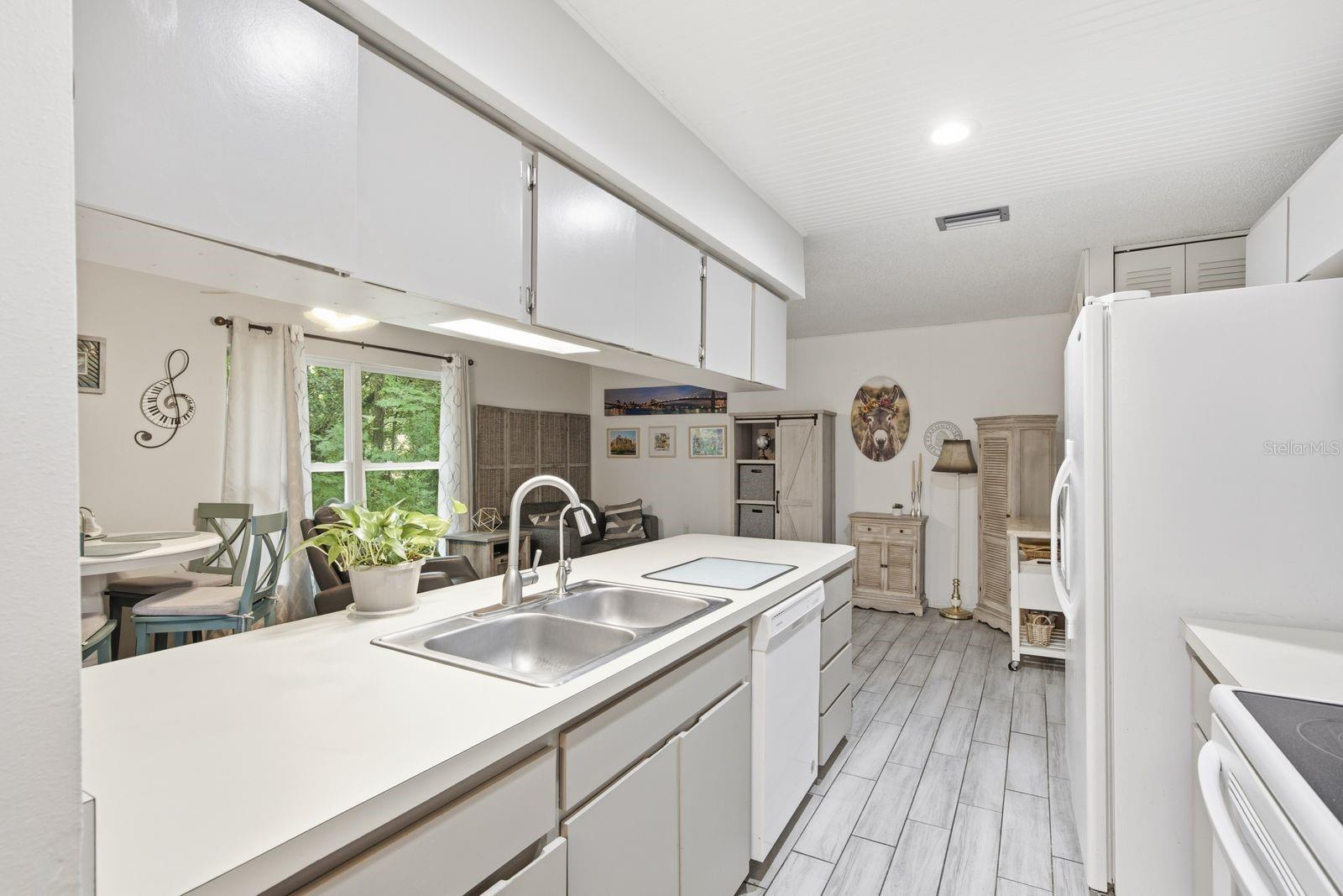 10624 ENCINO CT — photo 3