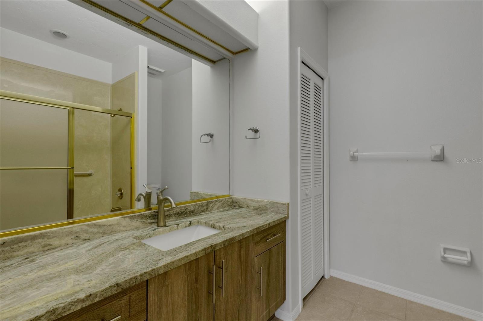 4044 PENSHURST PARK — photo 15