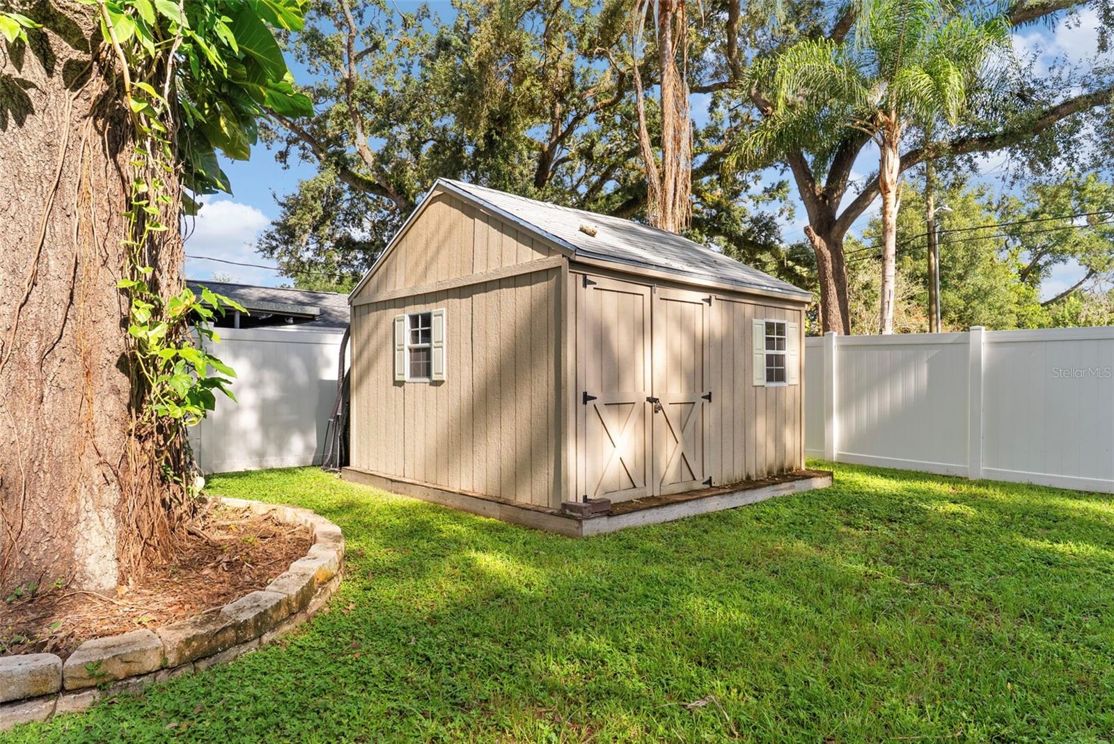 1015 E CRAWFORD ST — photo 32