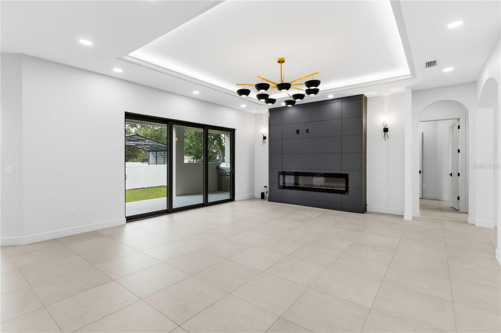 104 S MAKI RD — photo 5